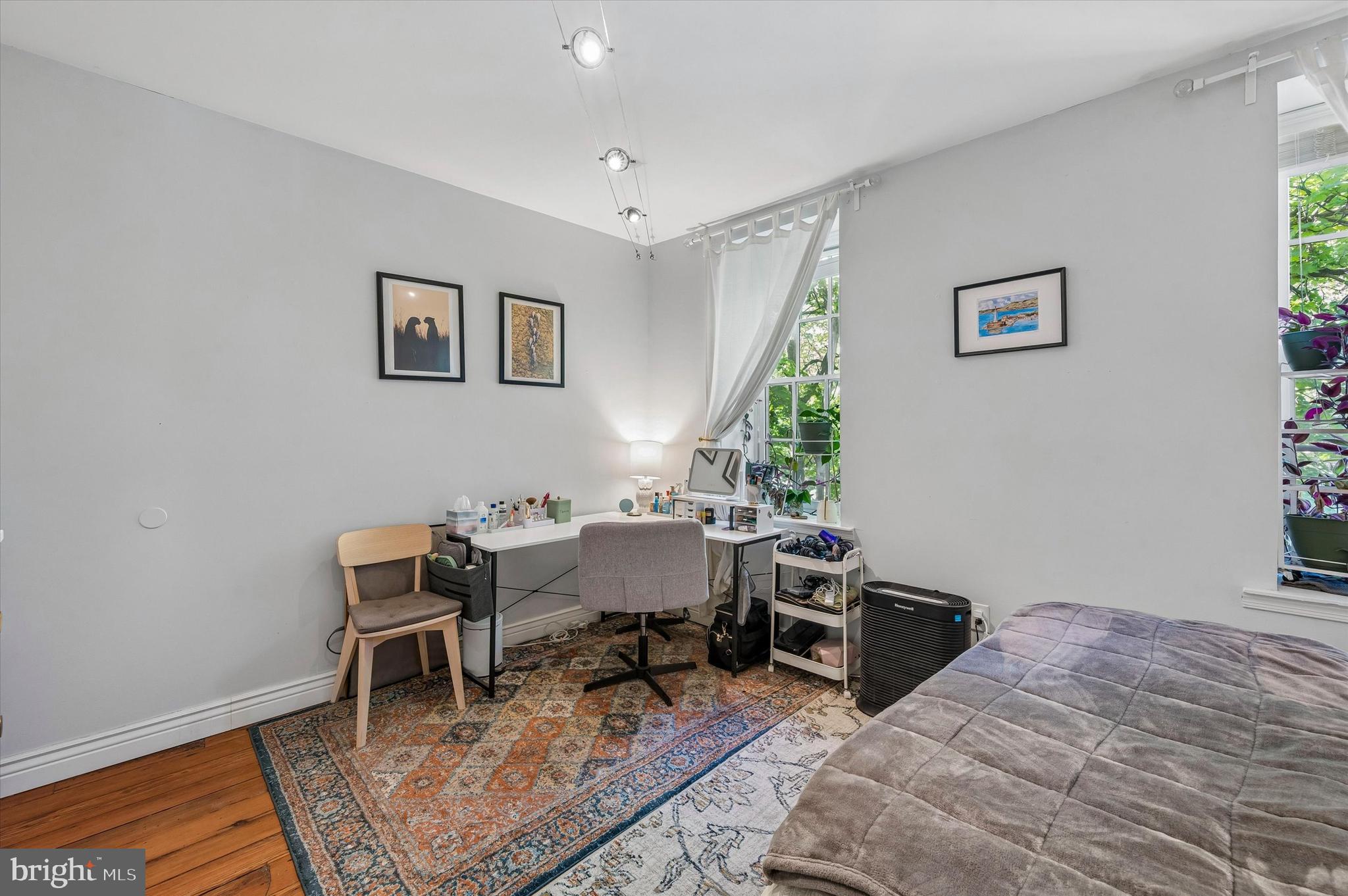 SOCIETY HILL - Residential