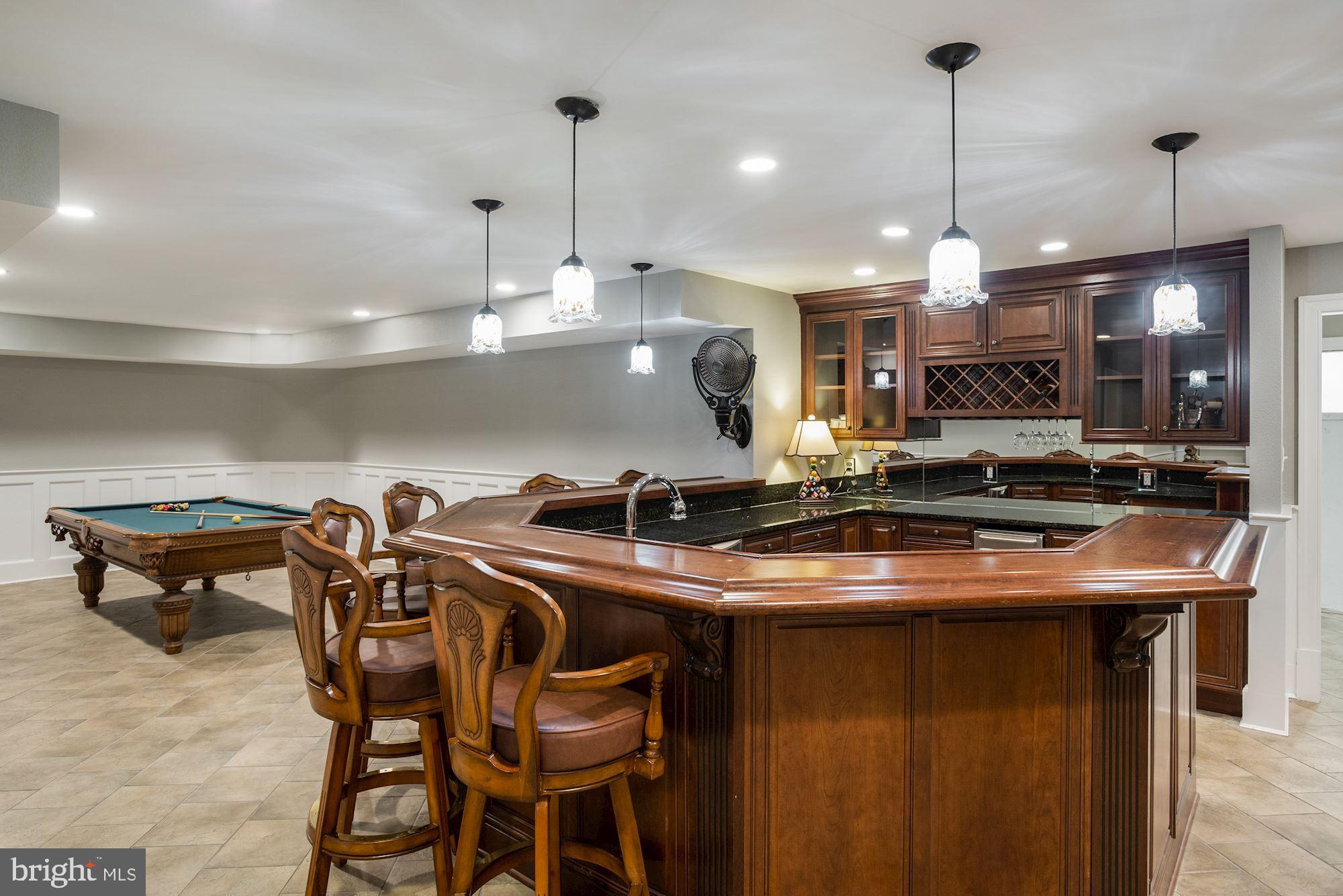 COUNTRY CLUB HILLS - Residential