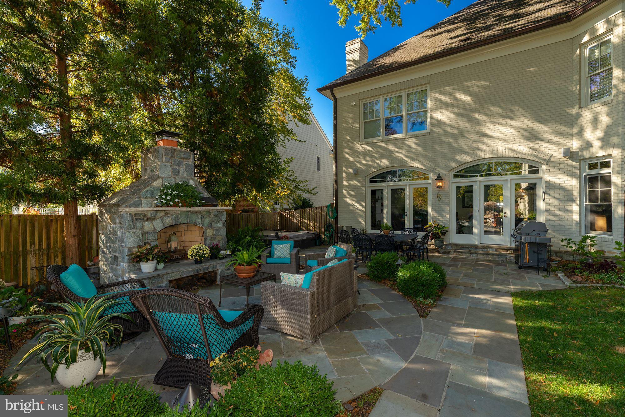 COUNTRY CLUB HILLS - Residential