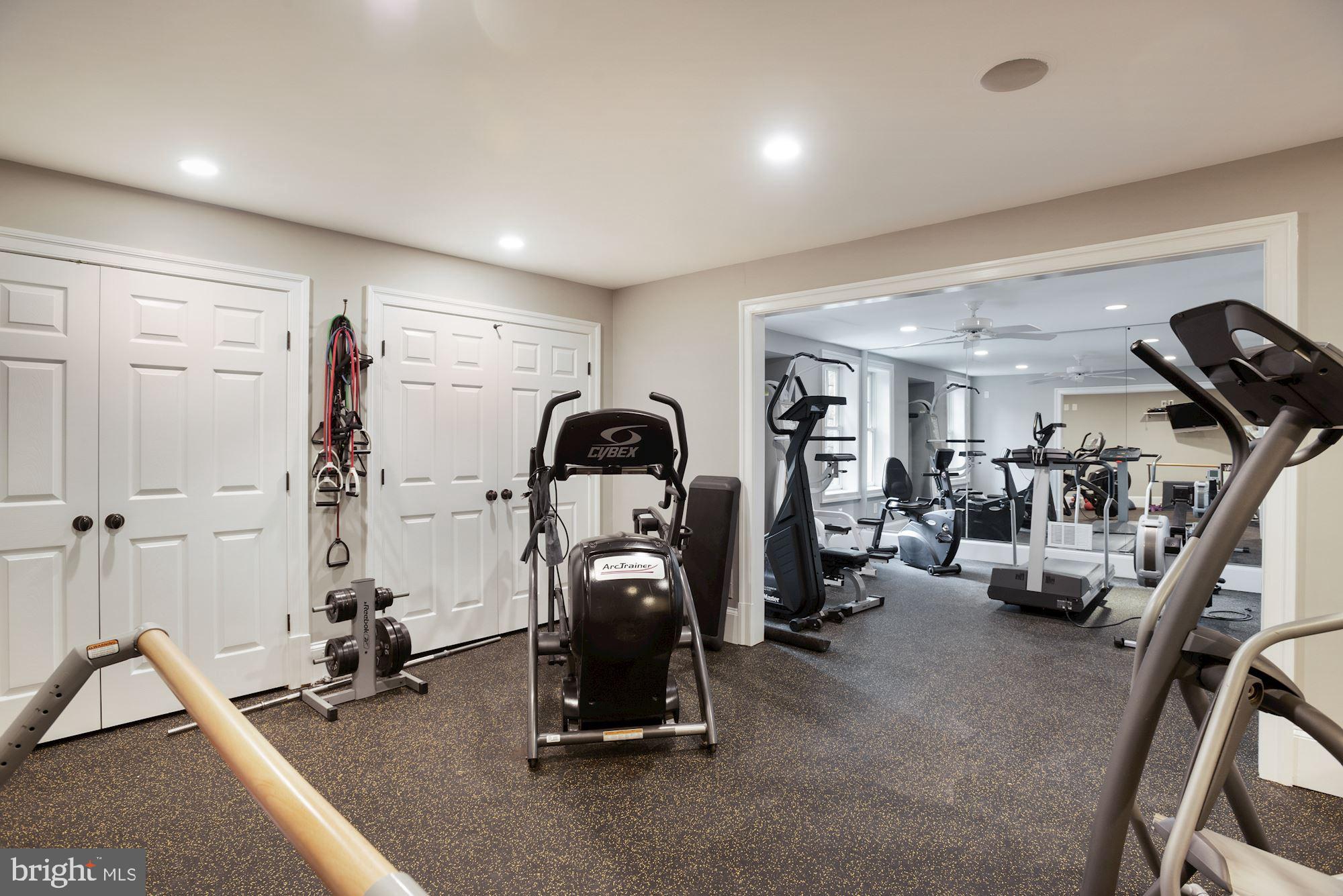 COUNTRY CLUB HILLS - Residential