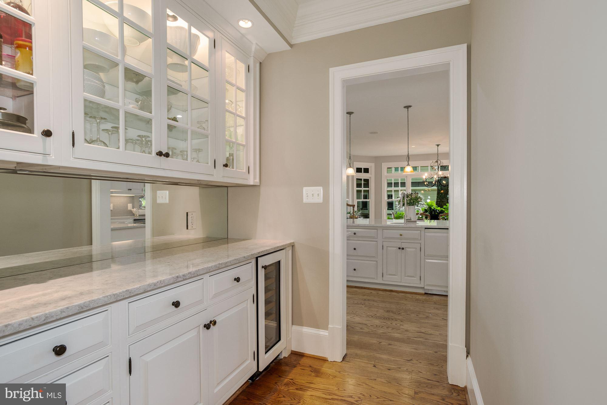 COUNTRY CLUB HILLS - Residential