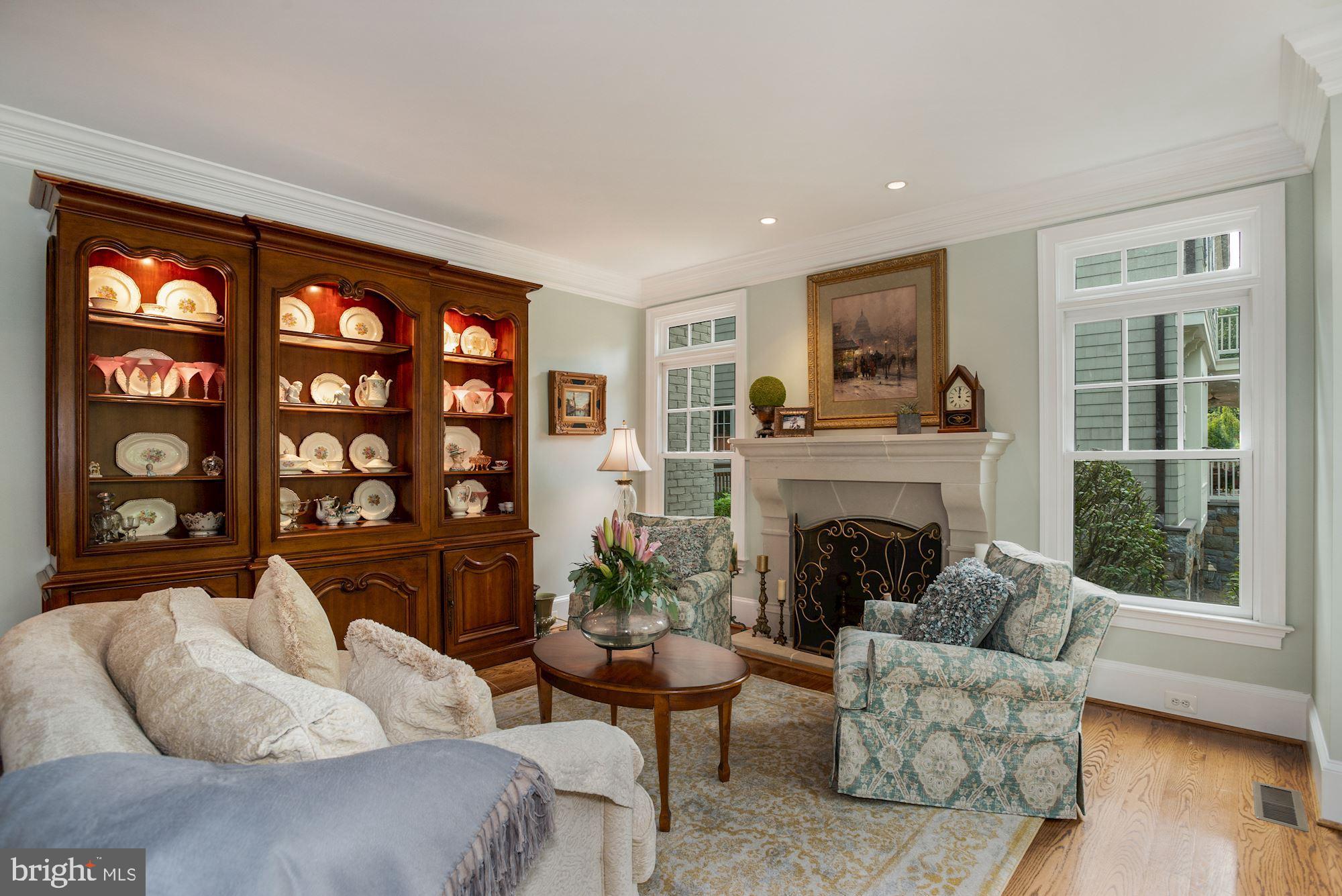 COUNTRY CLUB HILLS - Residential