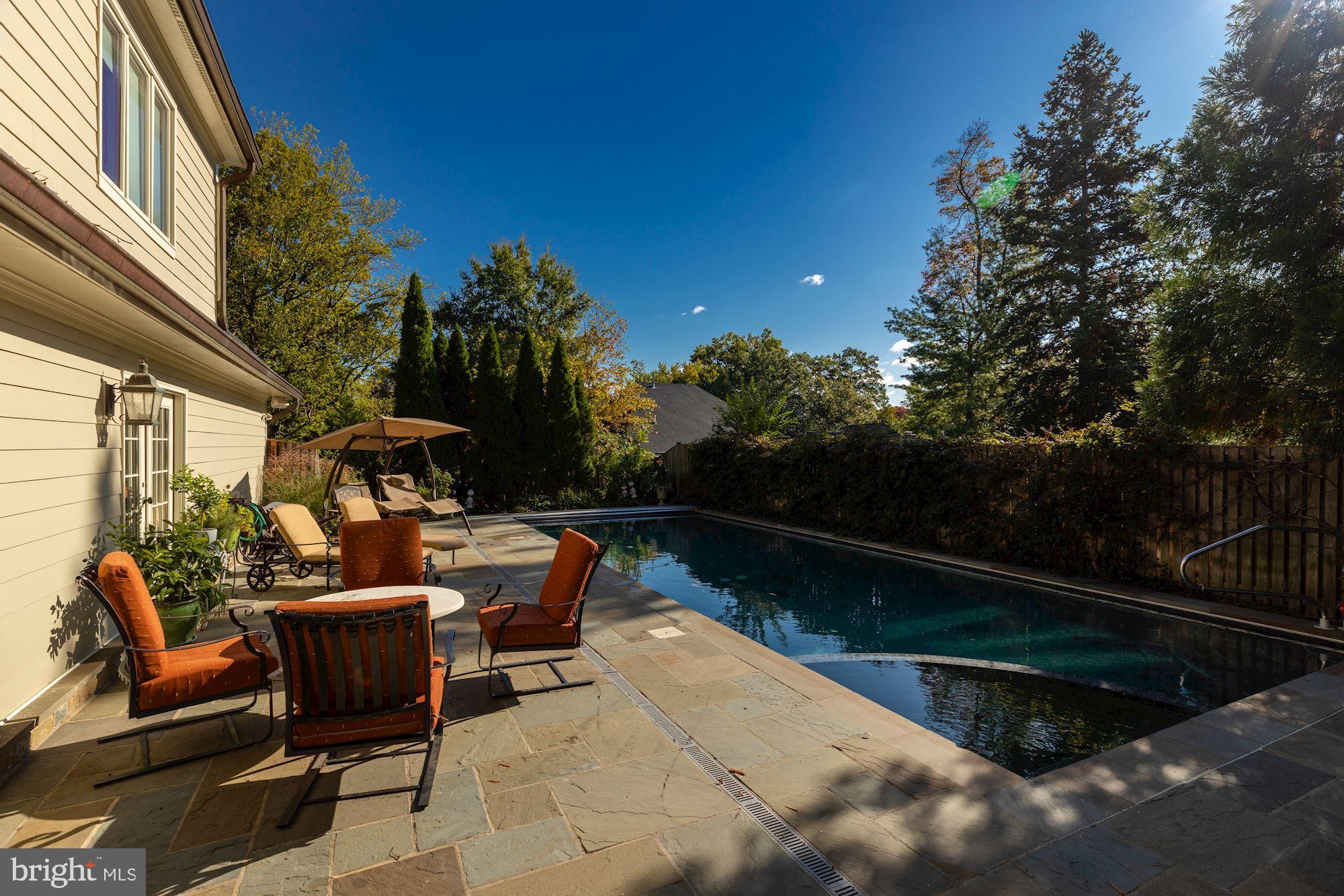 COUNTRY CLUB HILLS - Residential