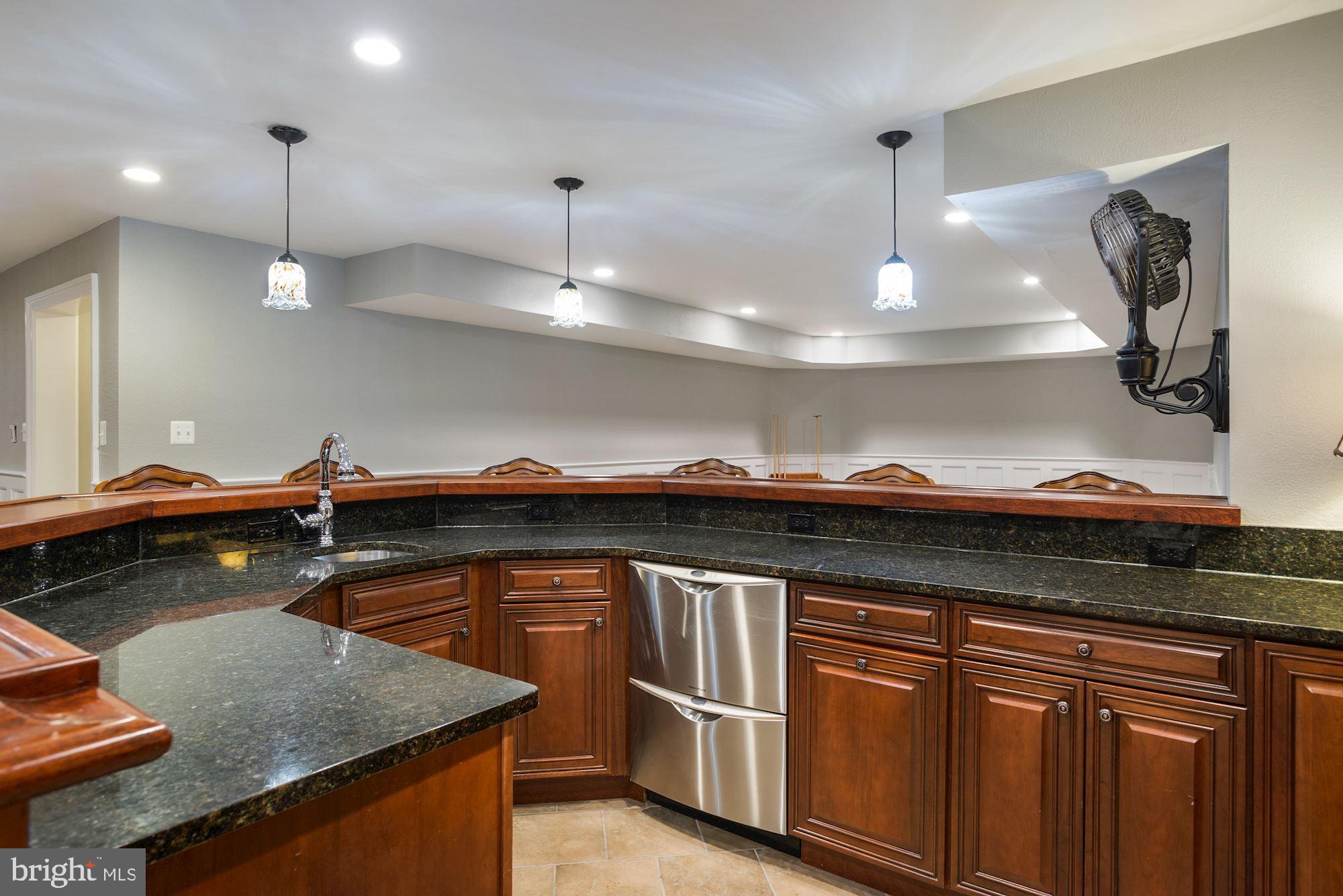 COUNTRY CLUB HILLS - Residential