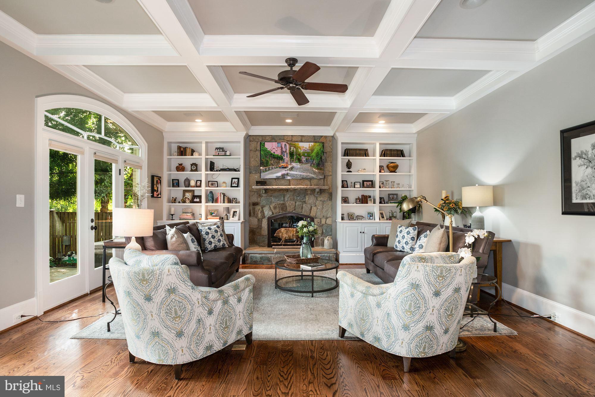 COUNTRY CLUB HILLS - Residential