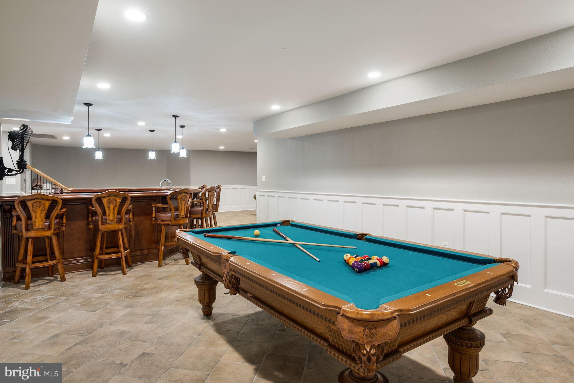 COUNTRY CLUB HILLS - Residential