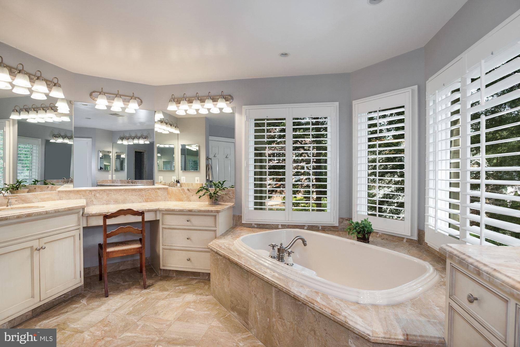 COUNTRY CLUB HILLS - Residential