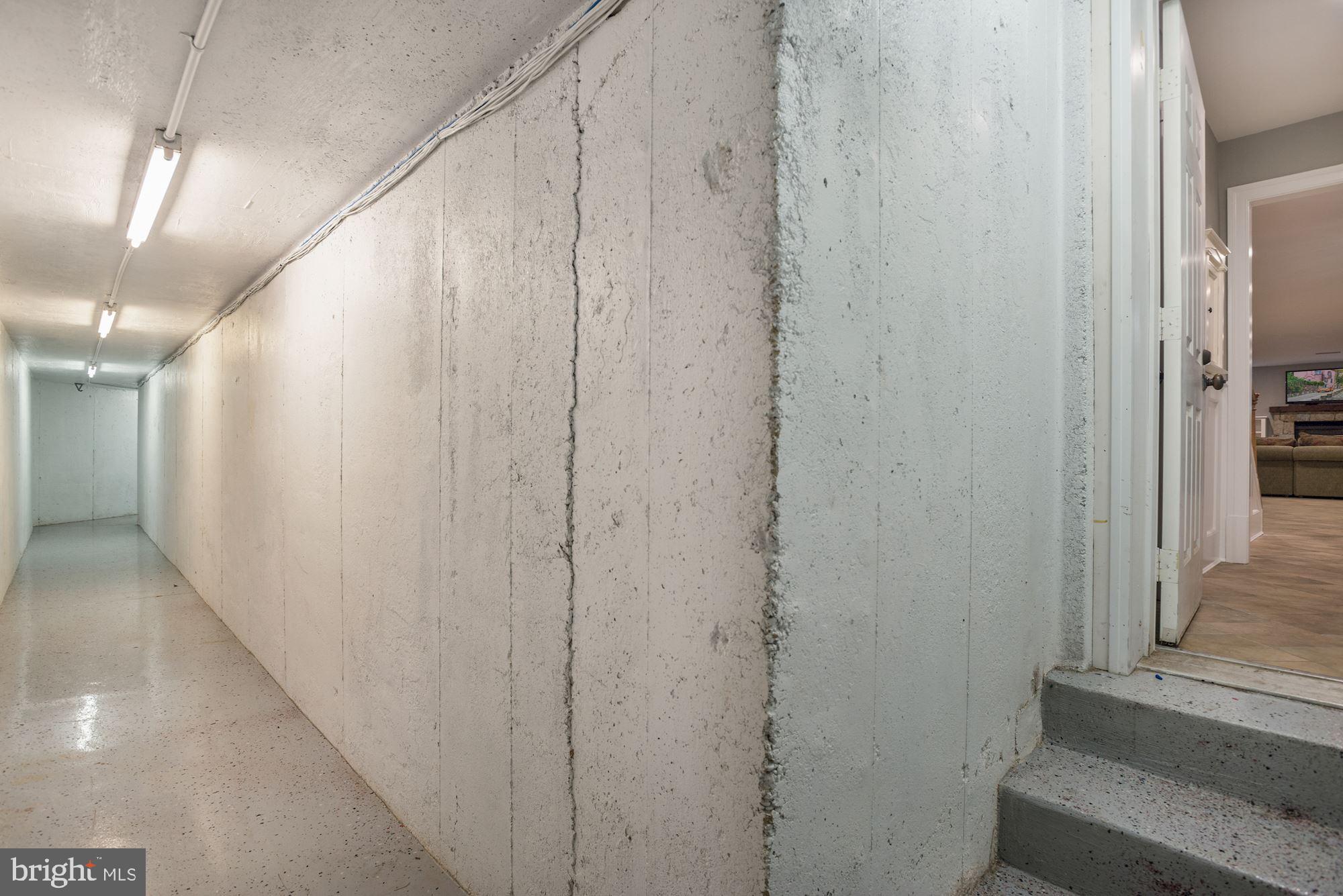 COUNTRY CLUB HILLS - Residential