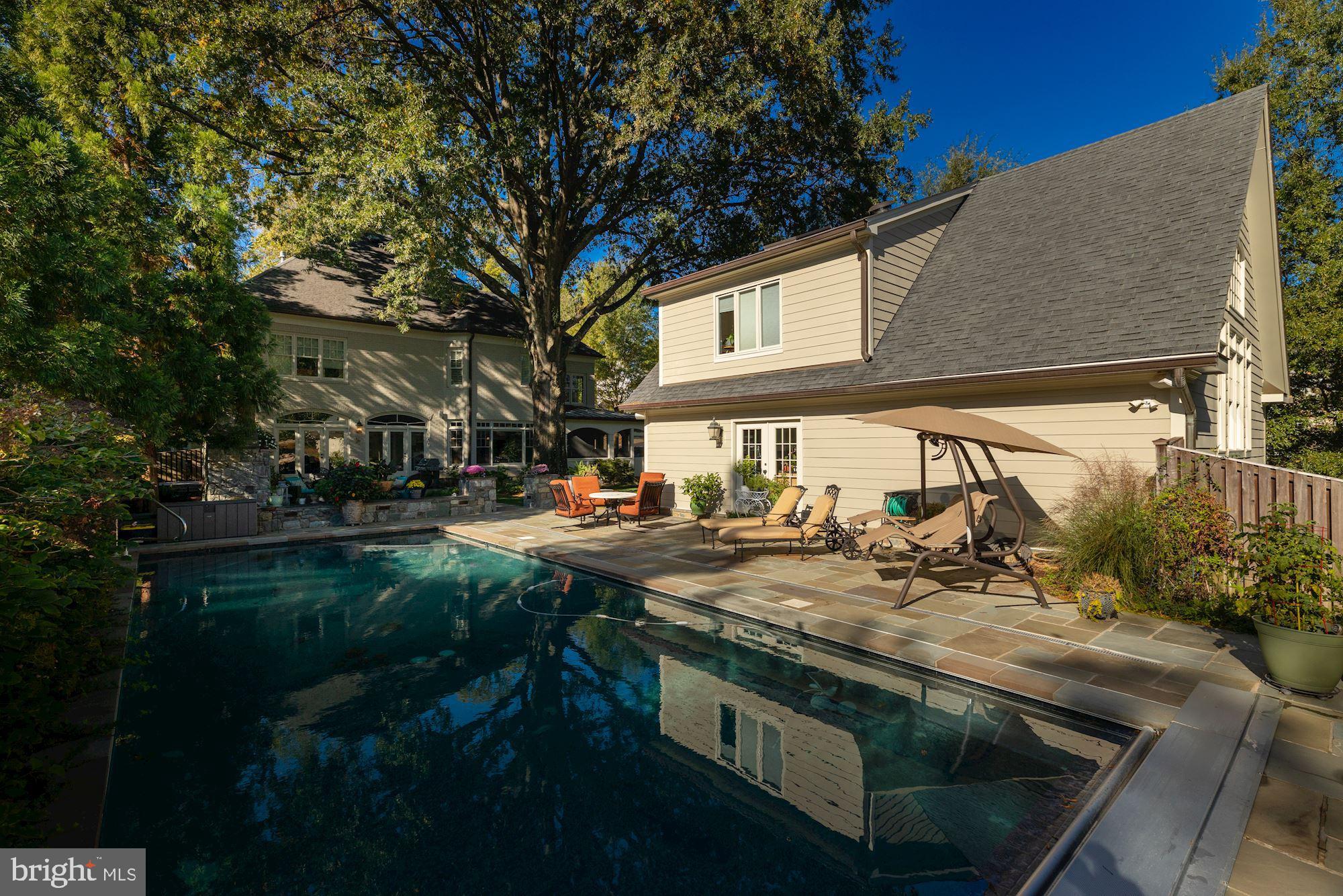 COUNTRY CLUB HILLS - Residential