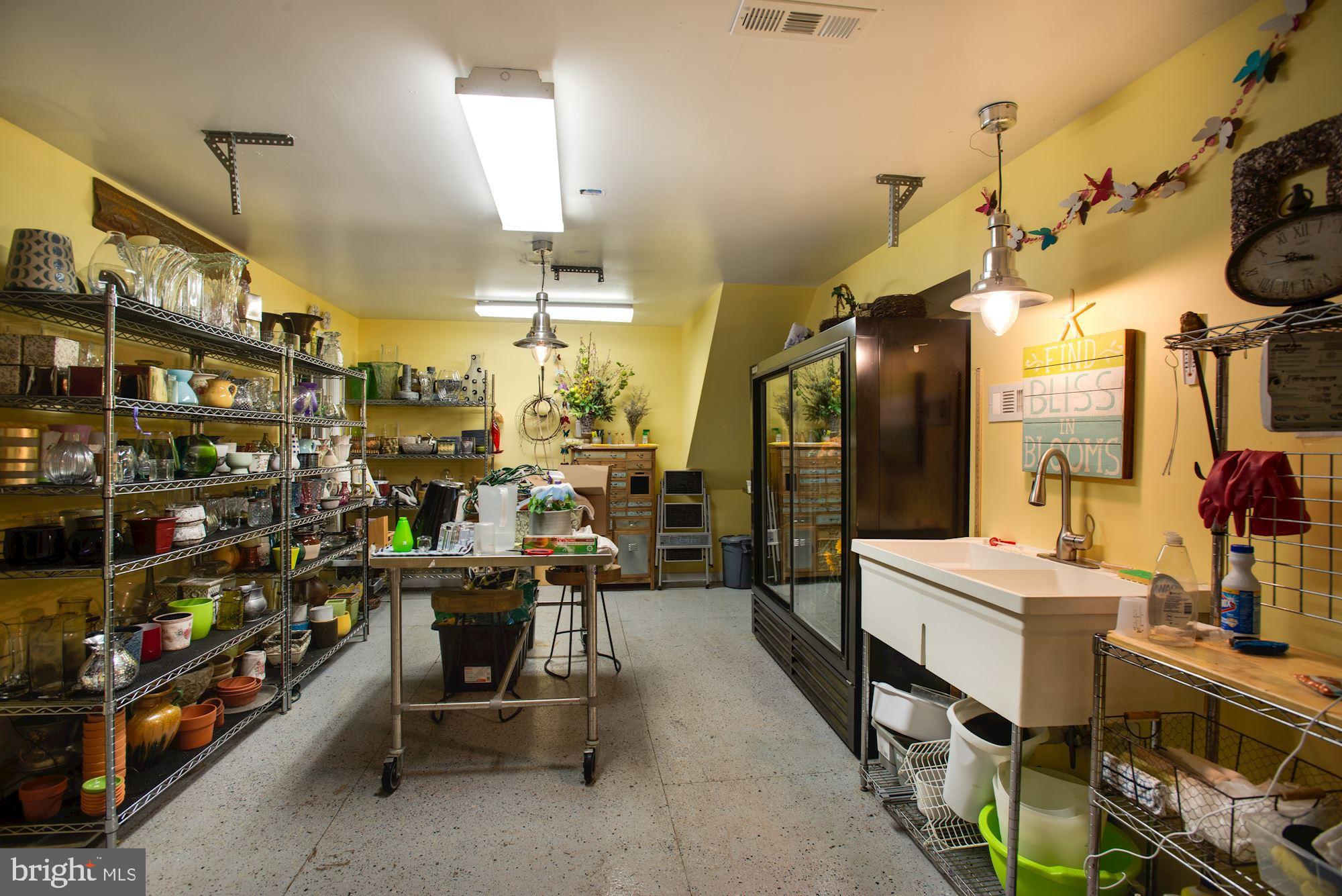 COUNTRY CLUB HILLS - Residential