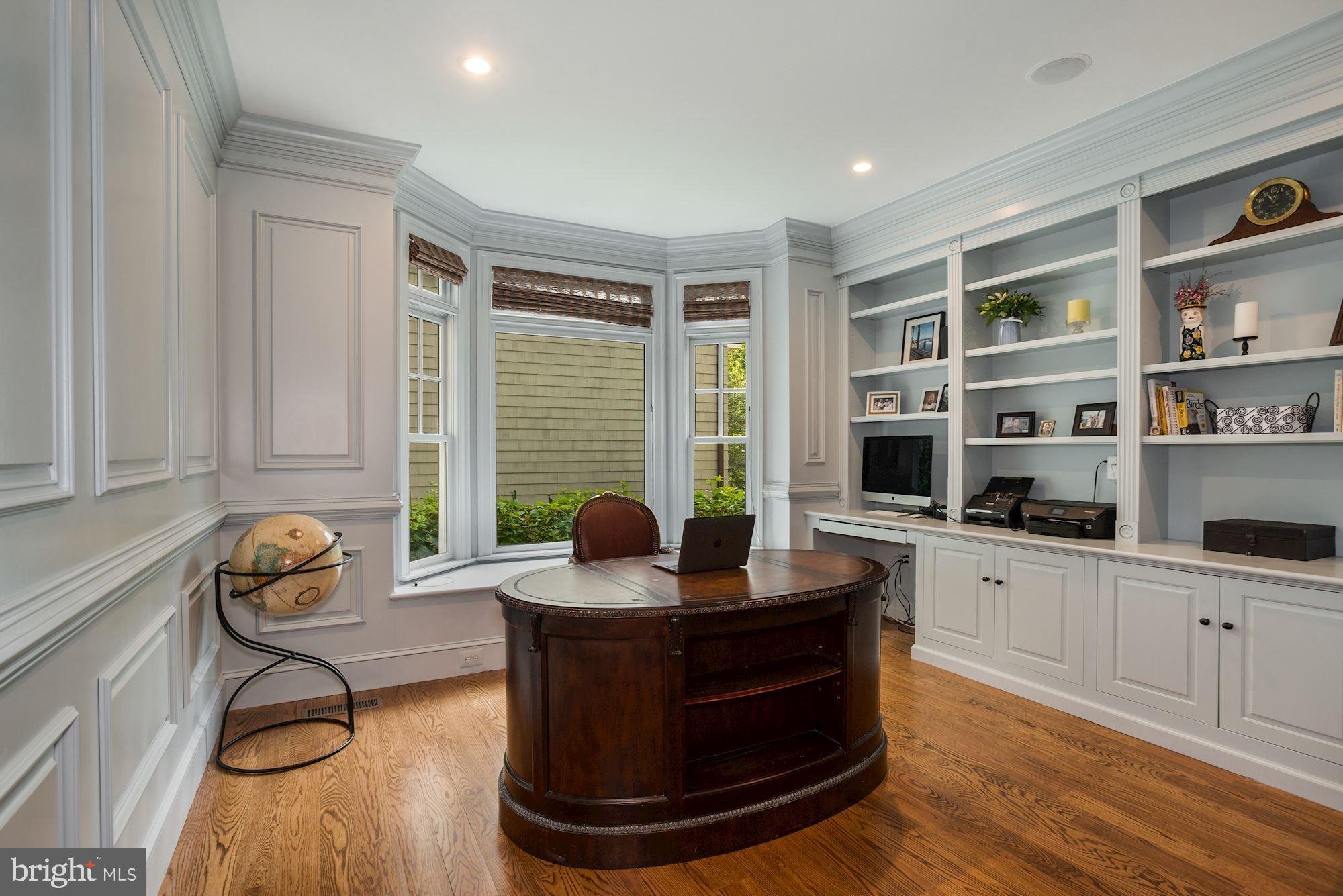 COUNTRY CLUB HILLS - Residential