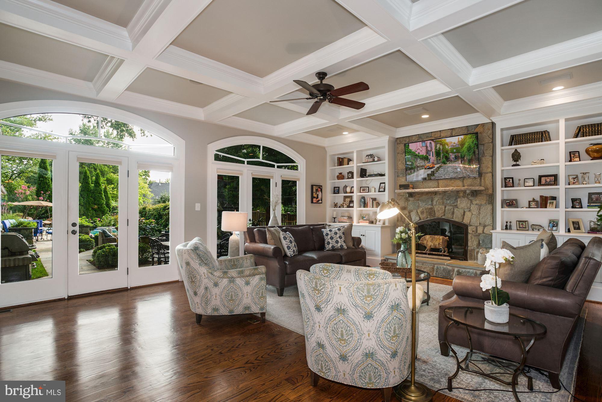 COUNTRY CLUB HILLS - Residential