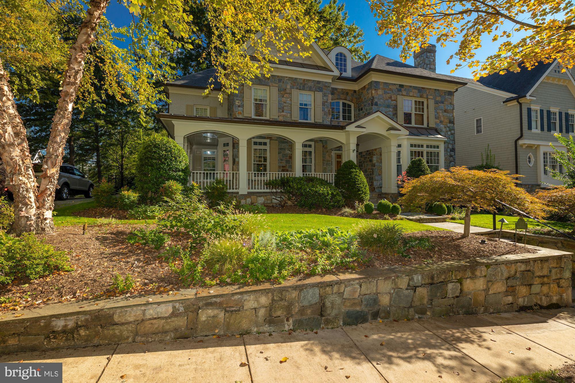 COUNTRY CLUB HILLS - Residential