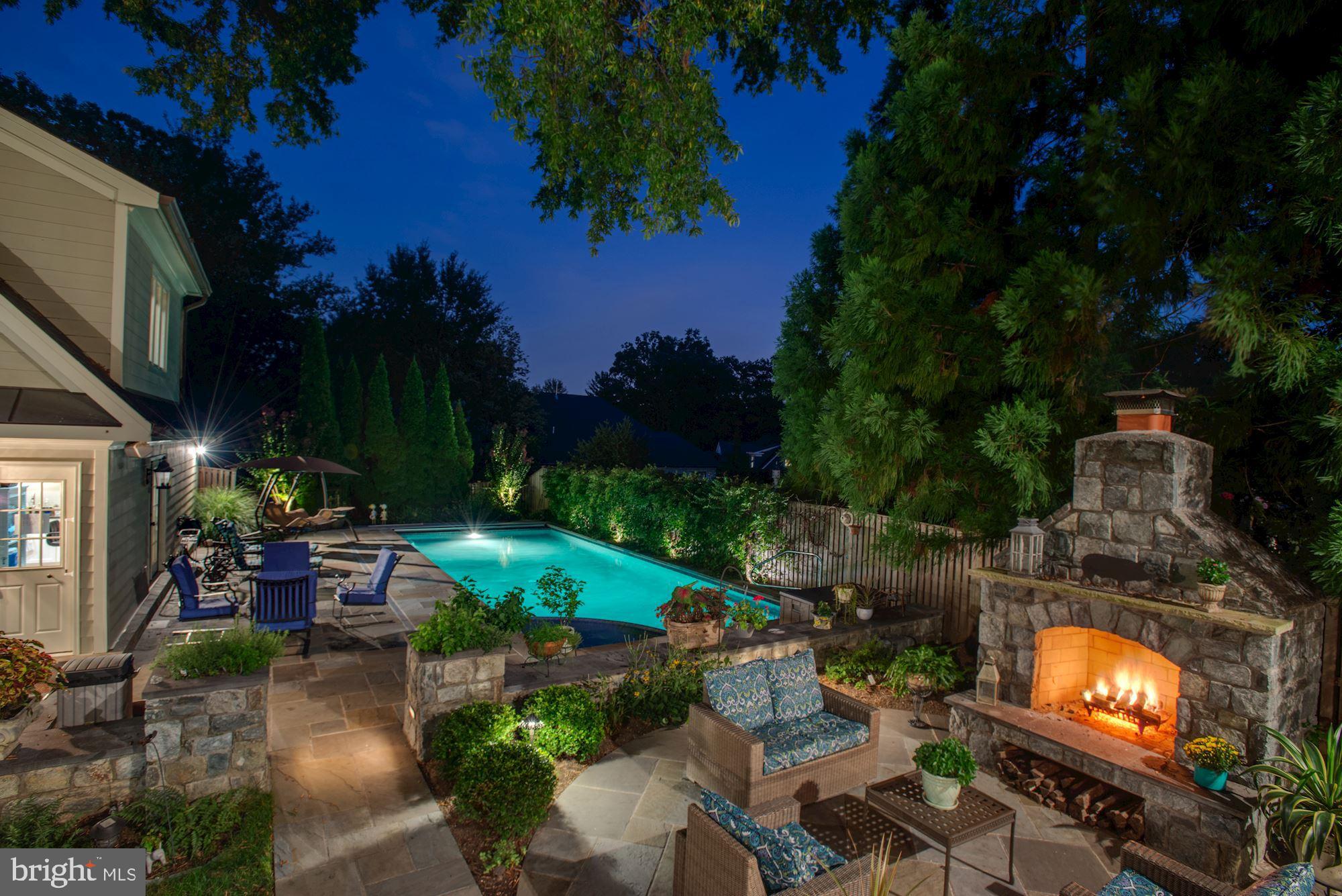 COUNTRY CLUB HILLS - Residential