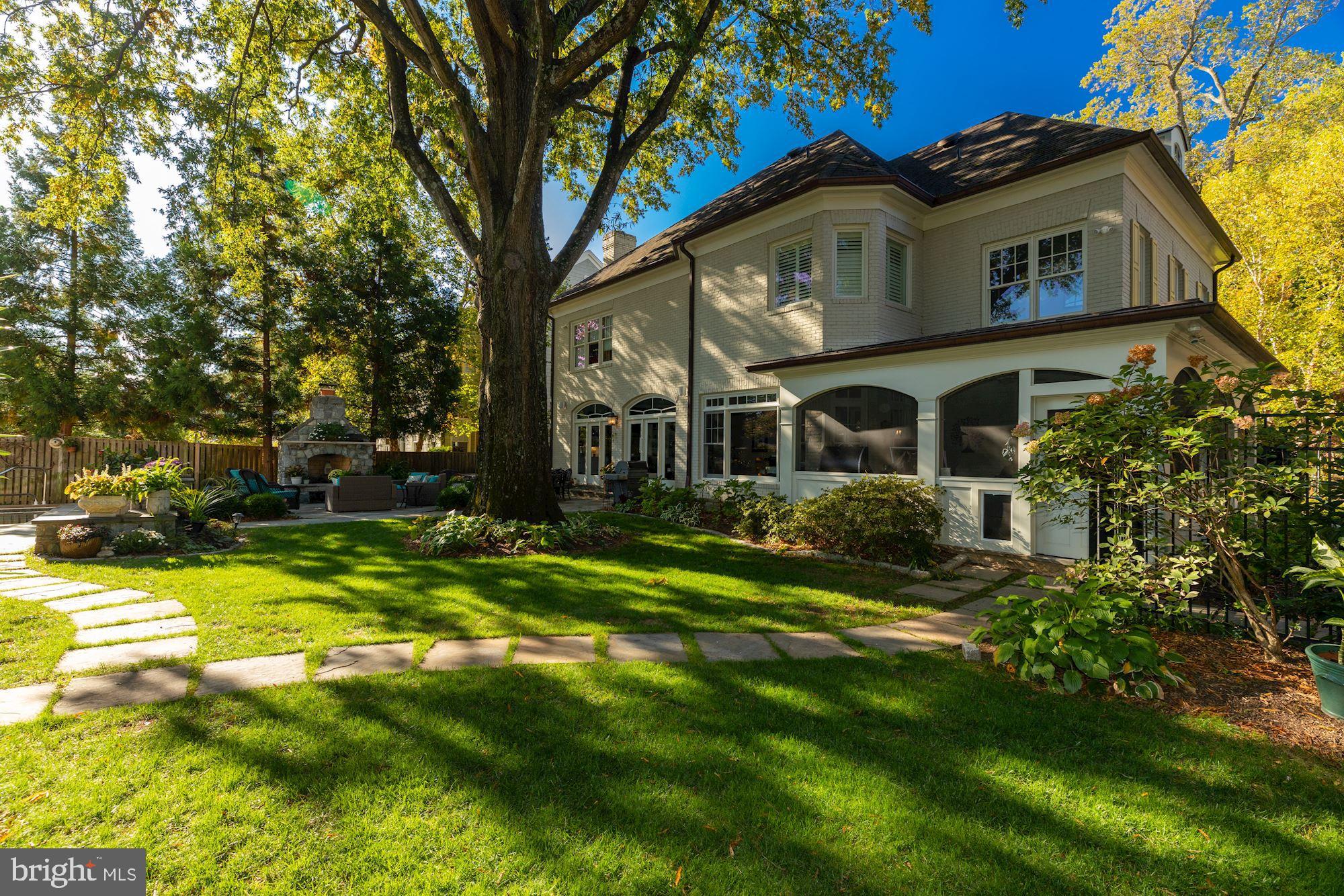 COUNTRY CLUB HILLS - Residential