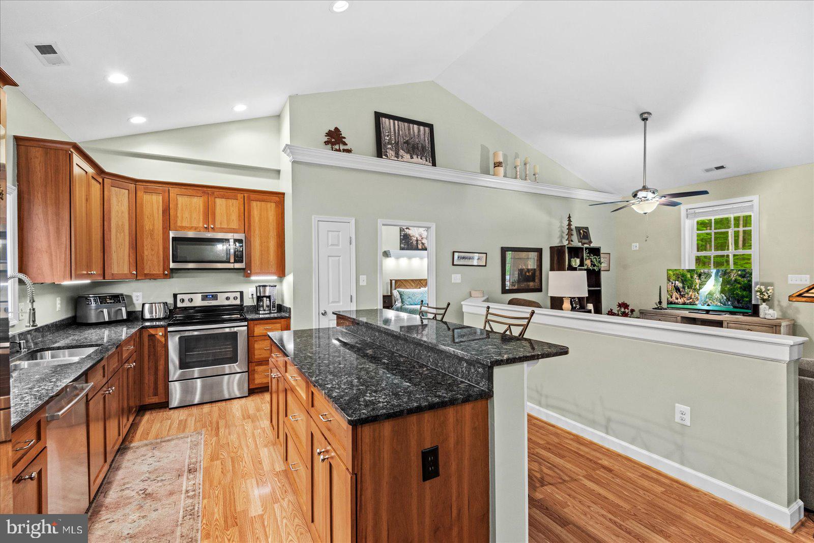 RAGGED POINT - Residential