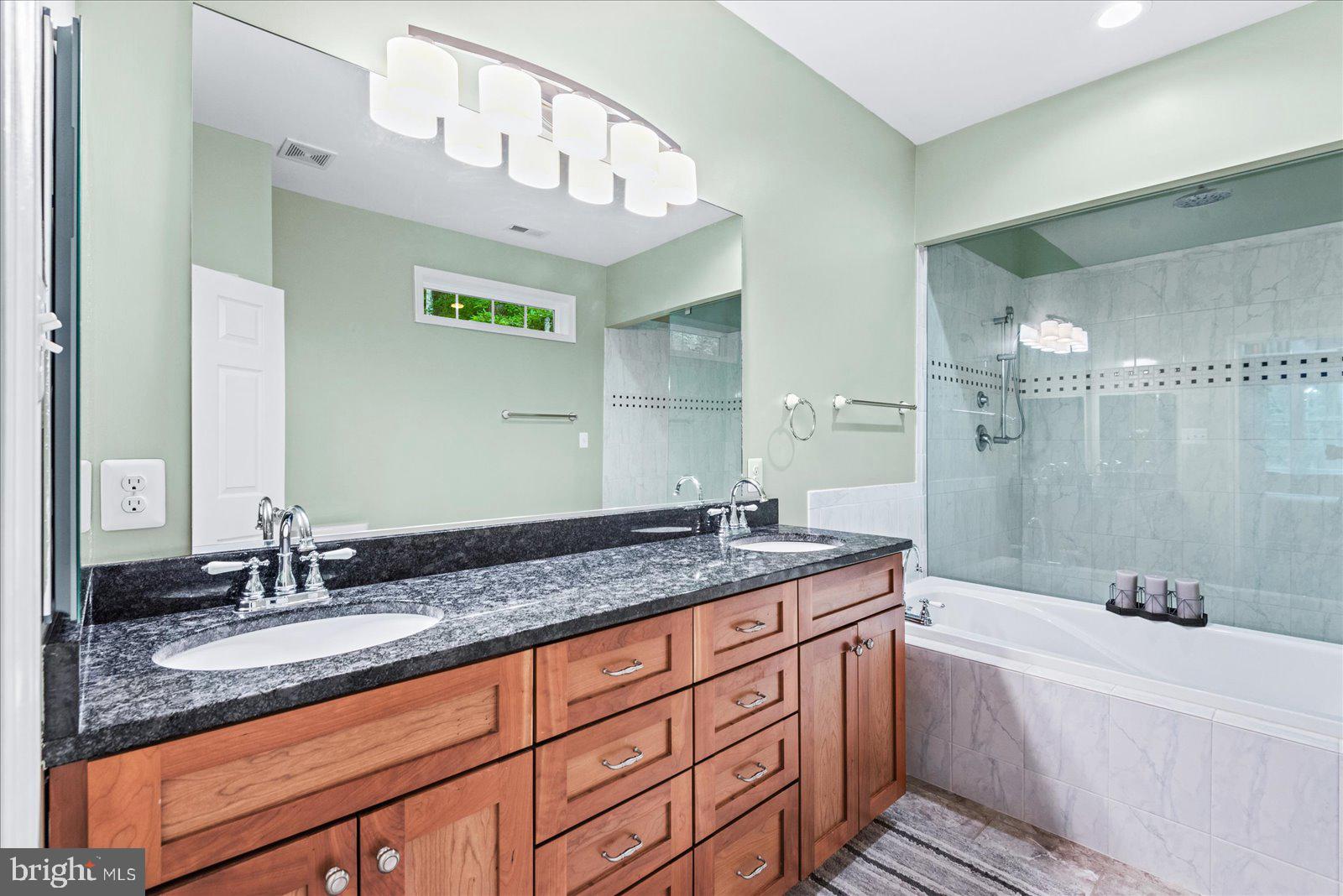 RAGGED POINT - Residential