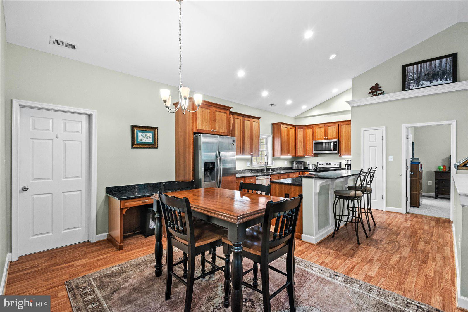 RAGGED POINT - Residential