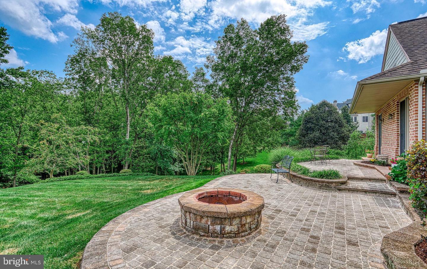 HEDGEROW - Residential