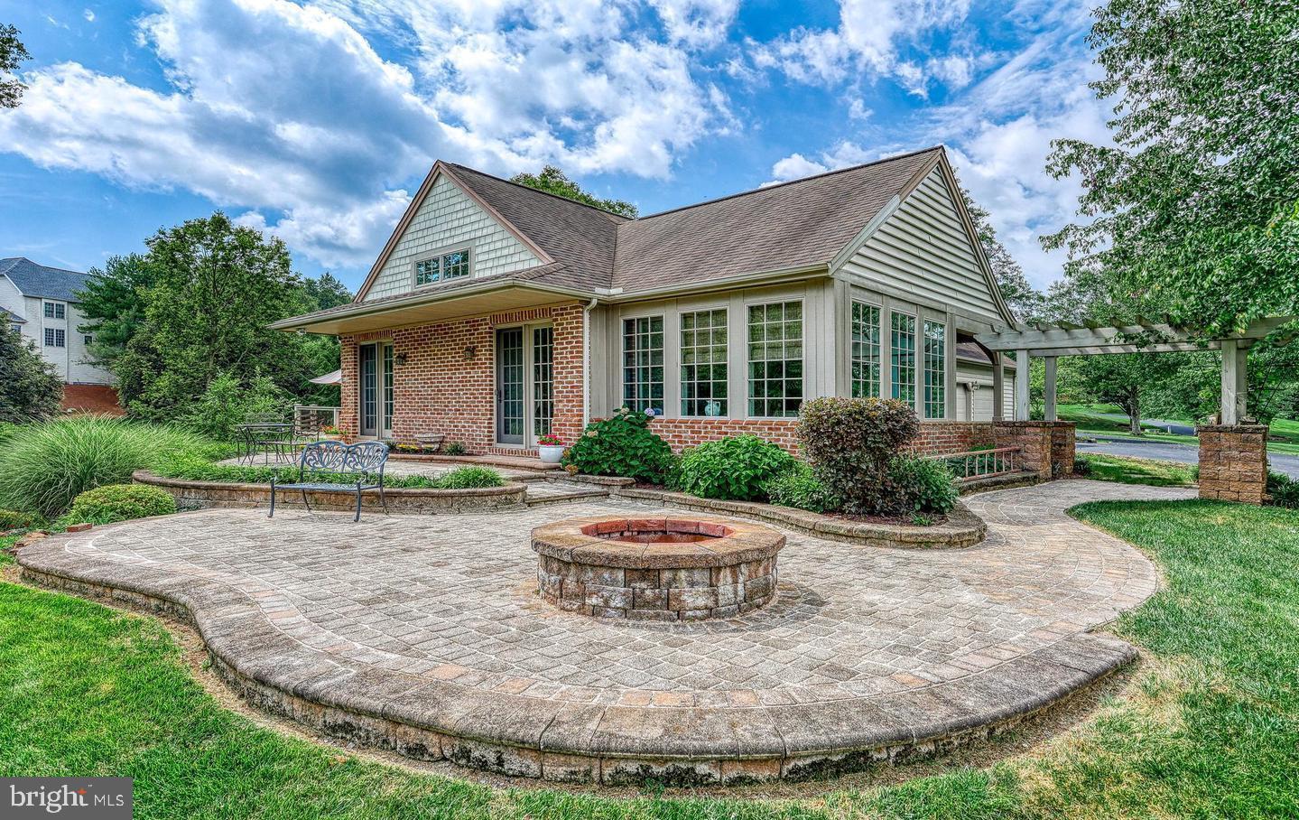 HEDGEROW - Residential