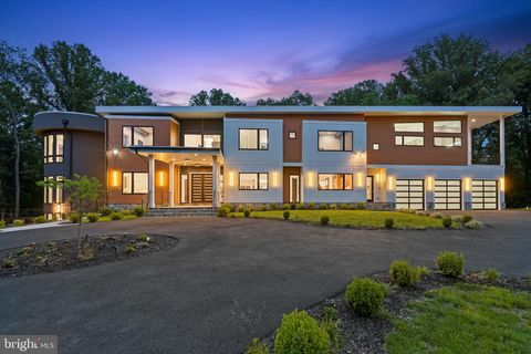 2209 HUNTER MILL ROAD VIENNA VA 22181