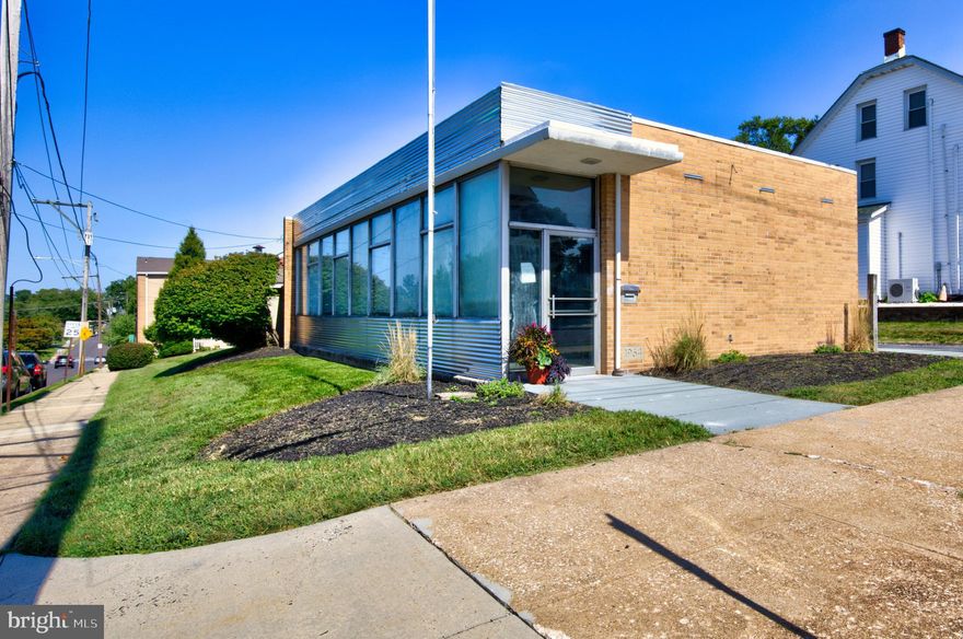 Looking for office space to rent in the heart of Royersford?  Look no further.  There's plenty of room with 5  separate offices or conference room space, and a spacious reception area.  There is a glass door separating two areas.   The vault is still there from when it was a bank long ago.  Large wall of windows let's in tons of natural light.   There are two bathrooms, a closet and kitchenette area that would make a great coffee and/or refreshment bar.  Double door foyer area as the main entrance and another door on the driveway side.  There are 7 private parking spaces that area lined and a long driveway for even more parking.  There is also ample street parking.  Central air.  Security is available.  This building is just waiting to be home to your business in the great area of Royersford that just keeps getting better and better!