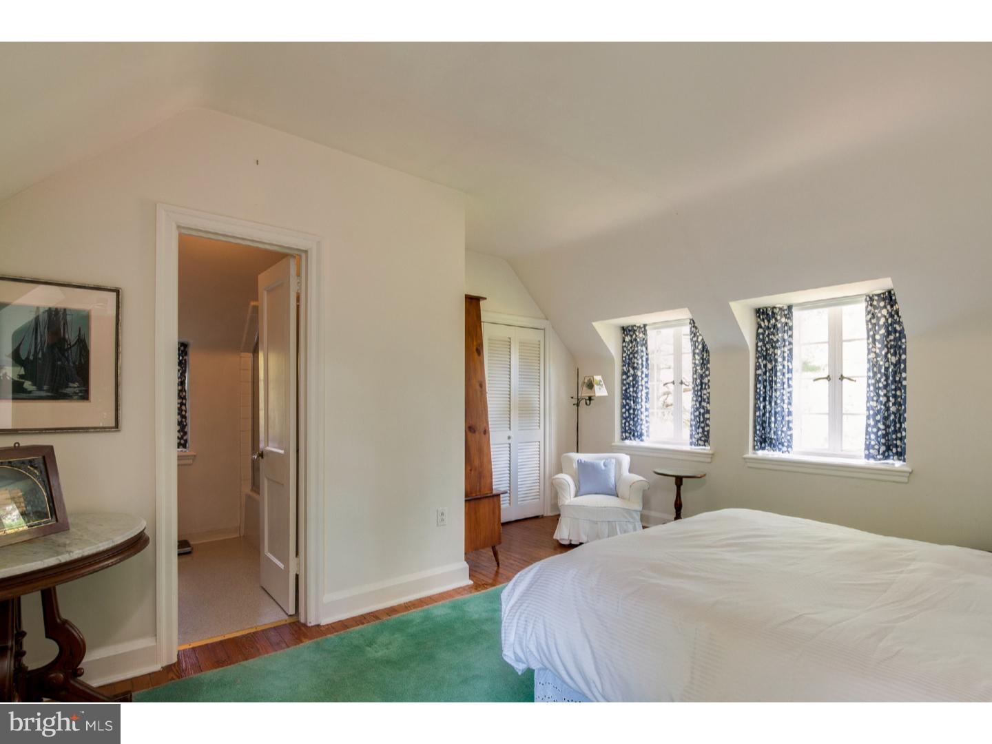 CHESTNUT HILL - Residential