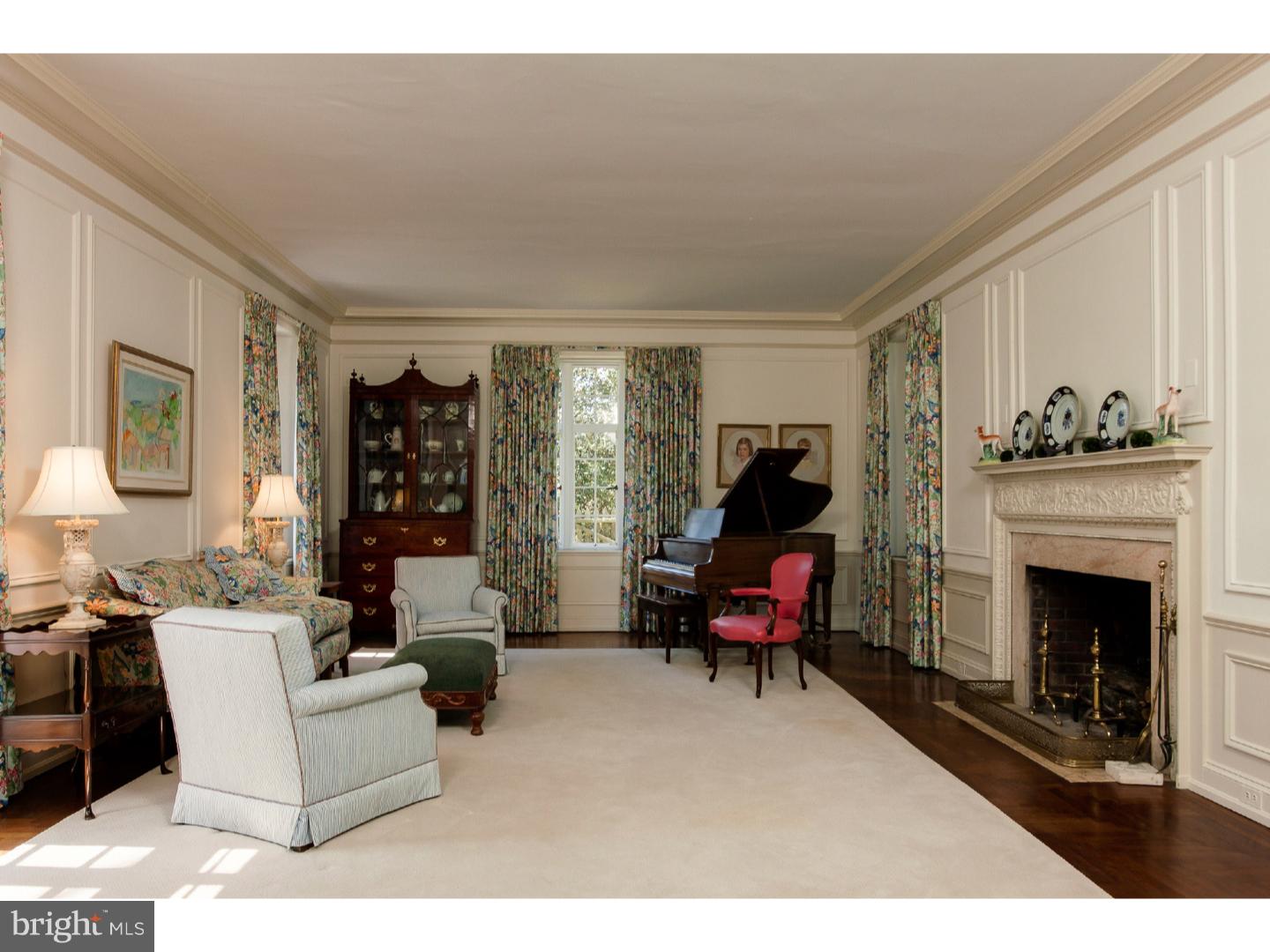 CHESTNUT HILL - Residential