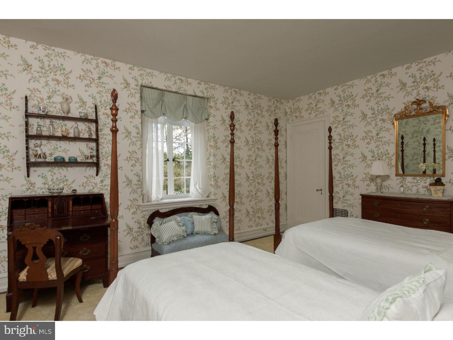 CHESTNUT HILL - Residential