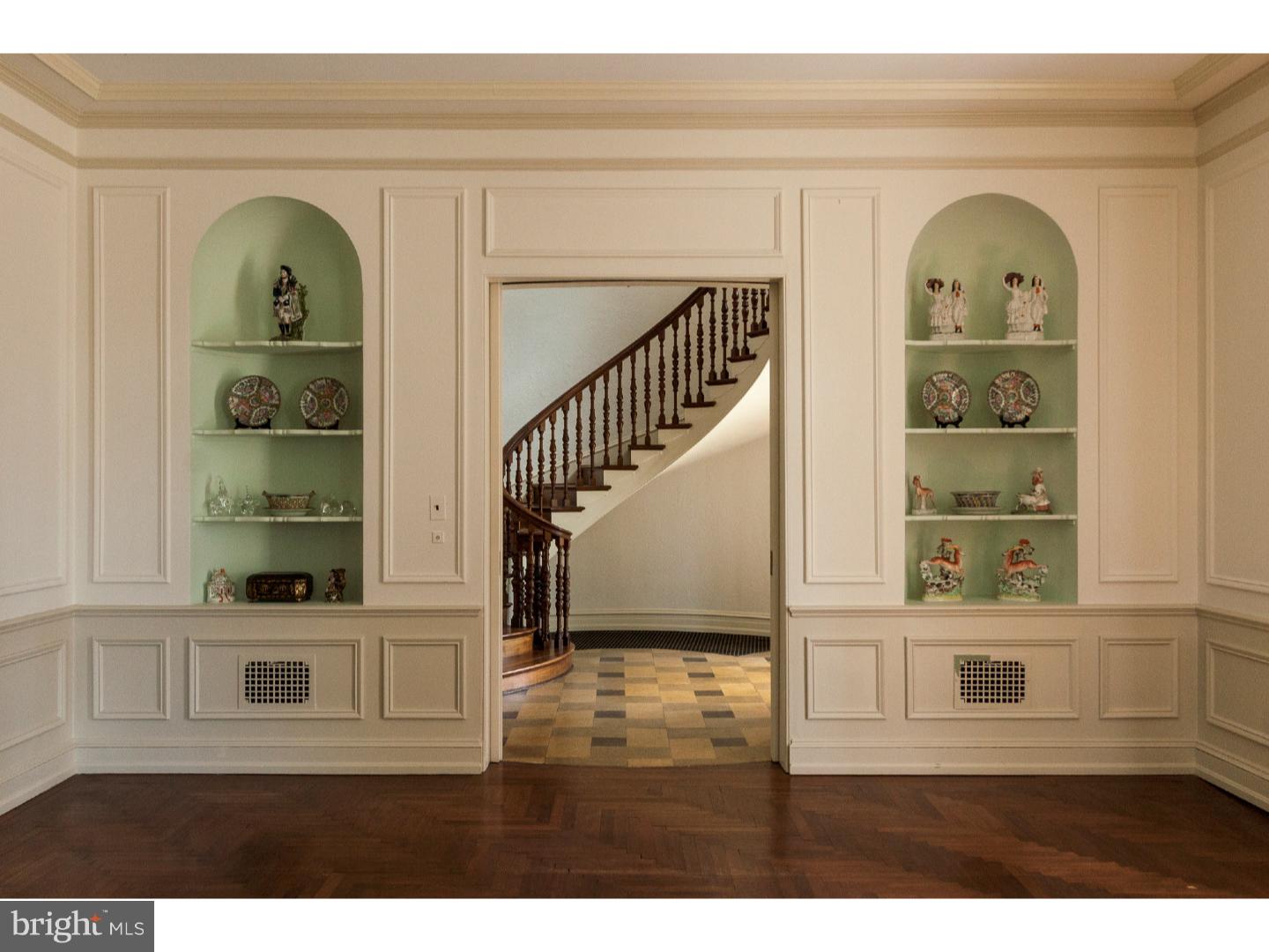 CHESTNUT HILL - Residential