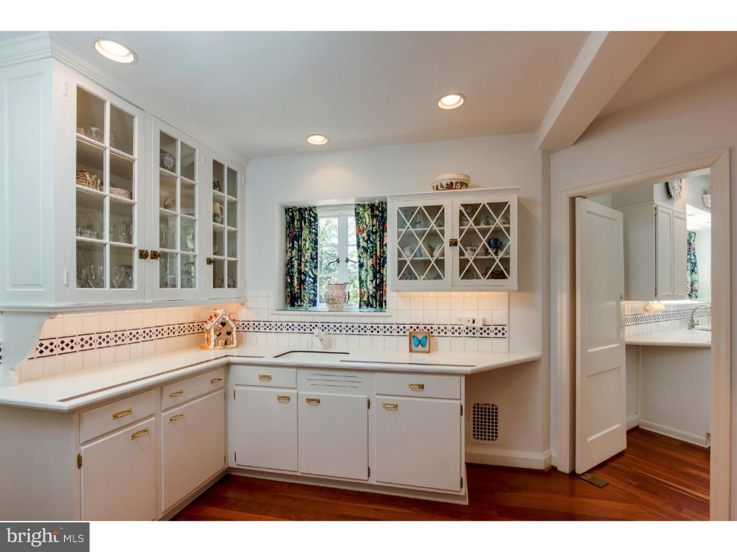 CHESTNUT HILL - Residential