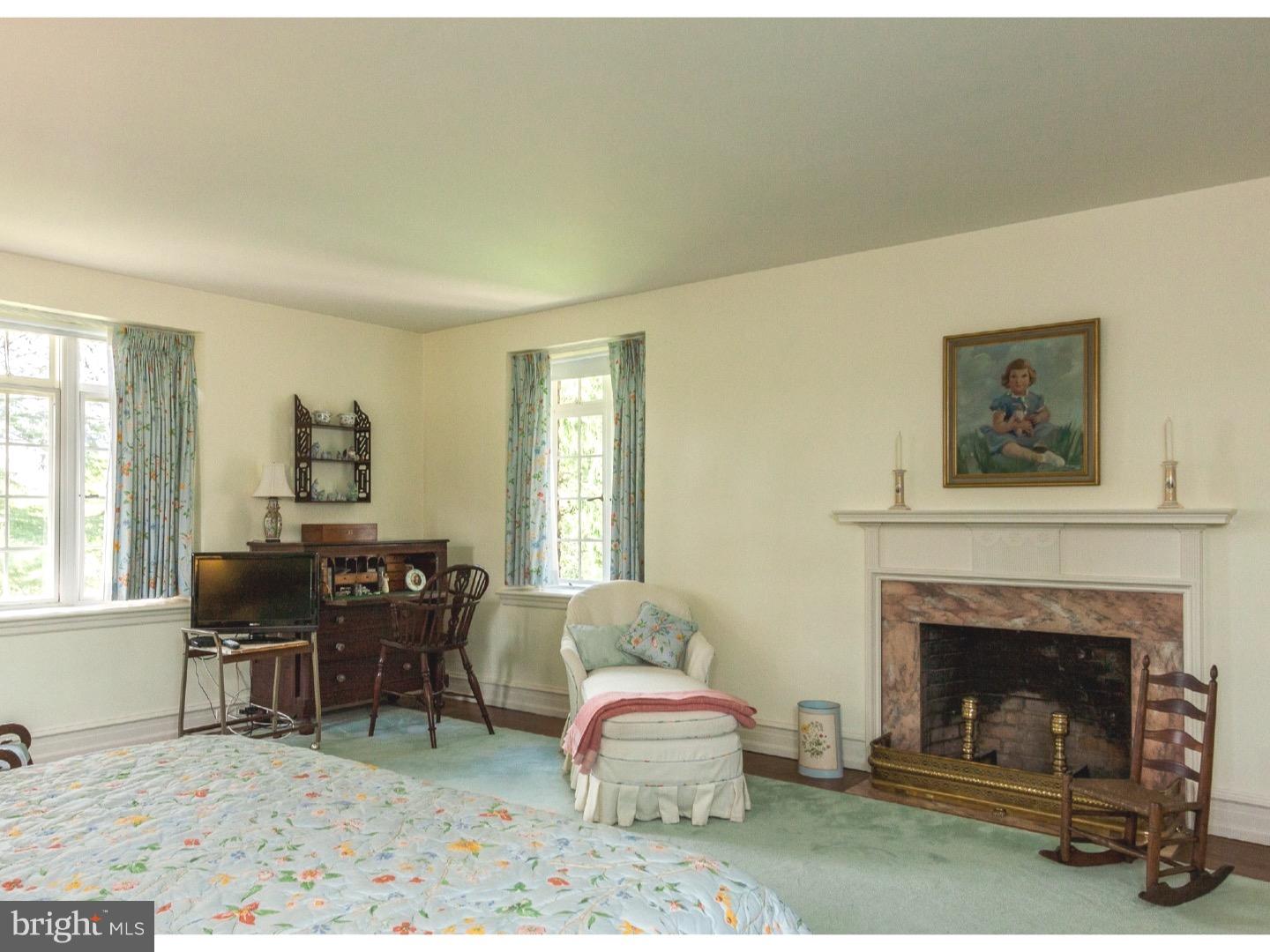 CHESTNUT HILL - Residential