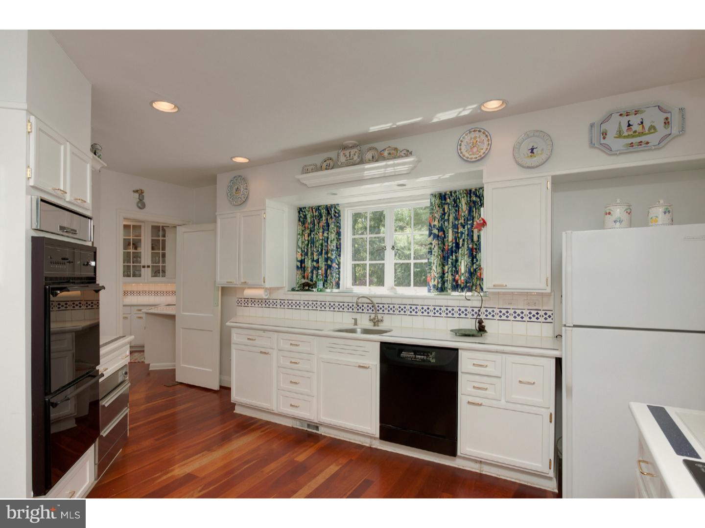 CHESTNUT HILL - Residential