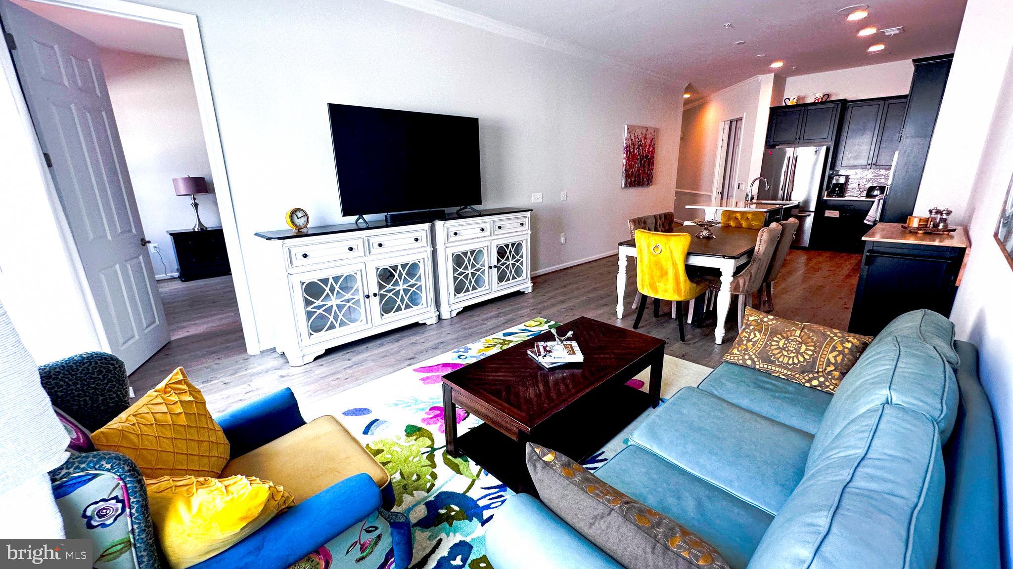 CADENCE AT LANSDOWNE - Residential