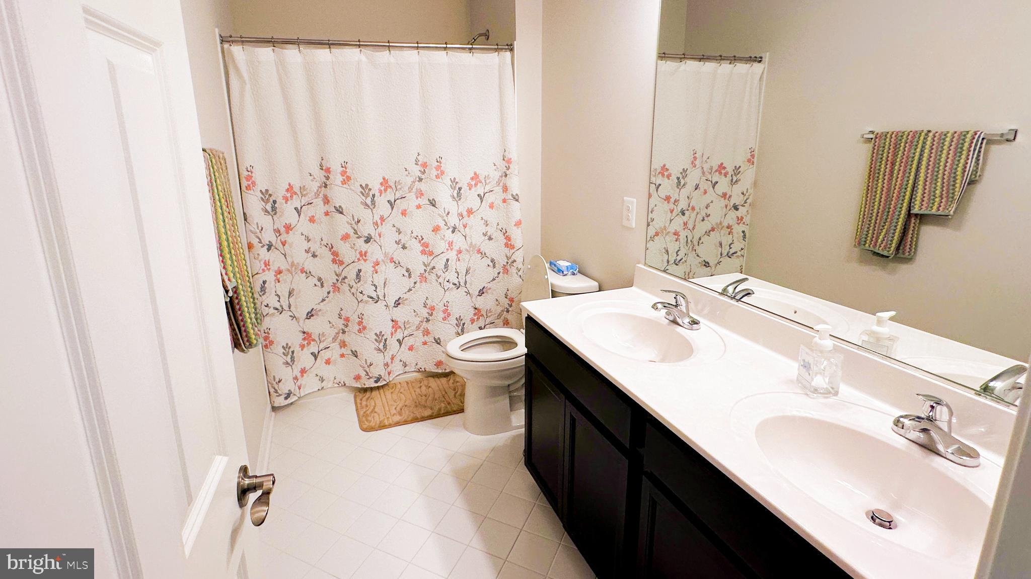 CADENCE AT LANSDOWNE - Residential