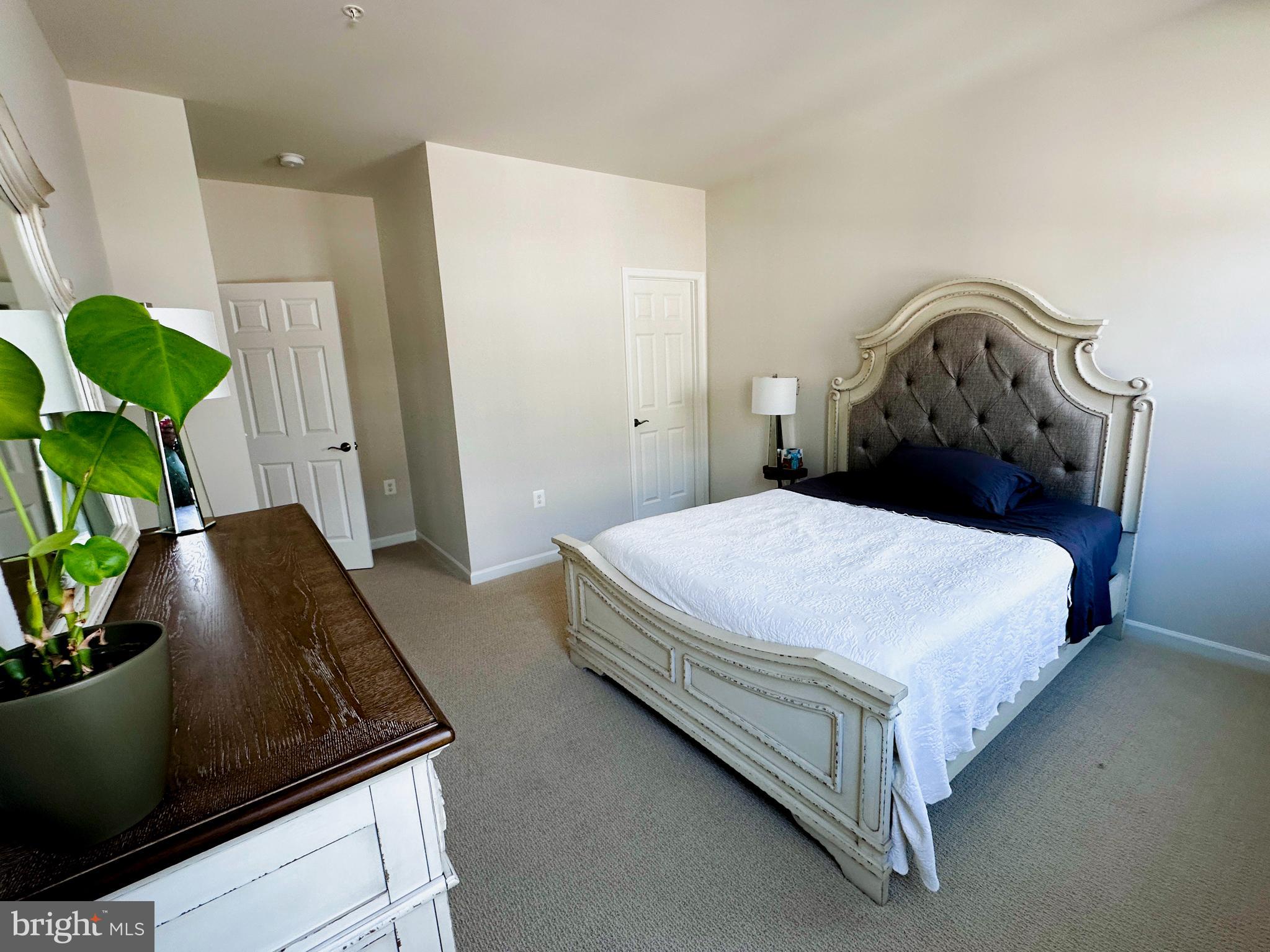 CADENCE AT LANSDOWNE - Residential