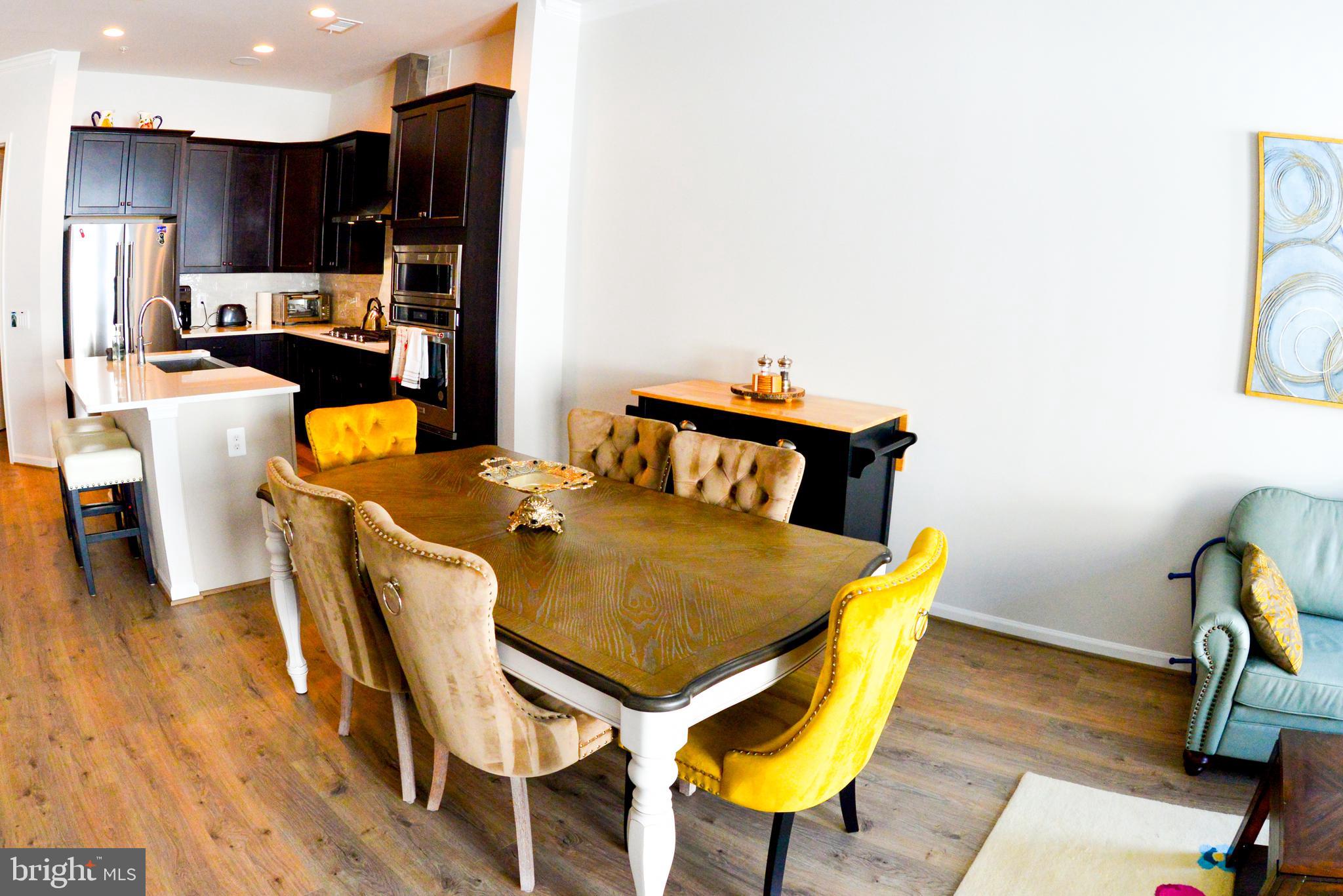 CADENCE AT LANSDOWNE - Residential