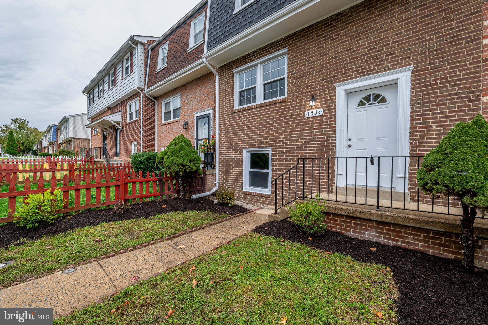 1533 FORT SUMTER COURT
