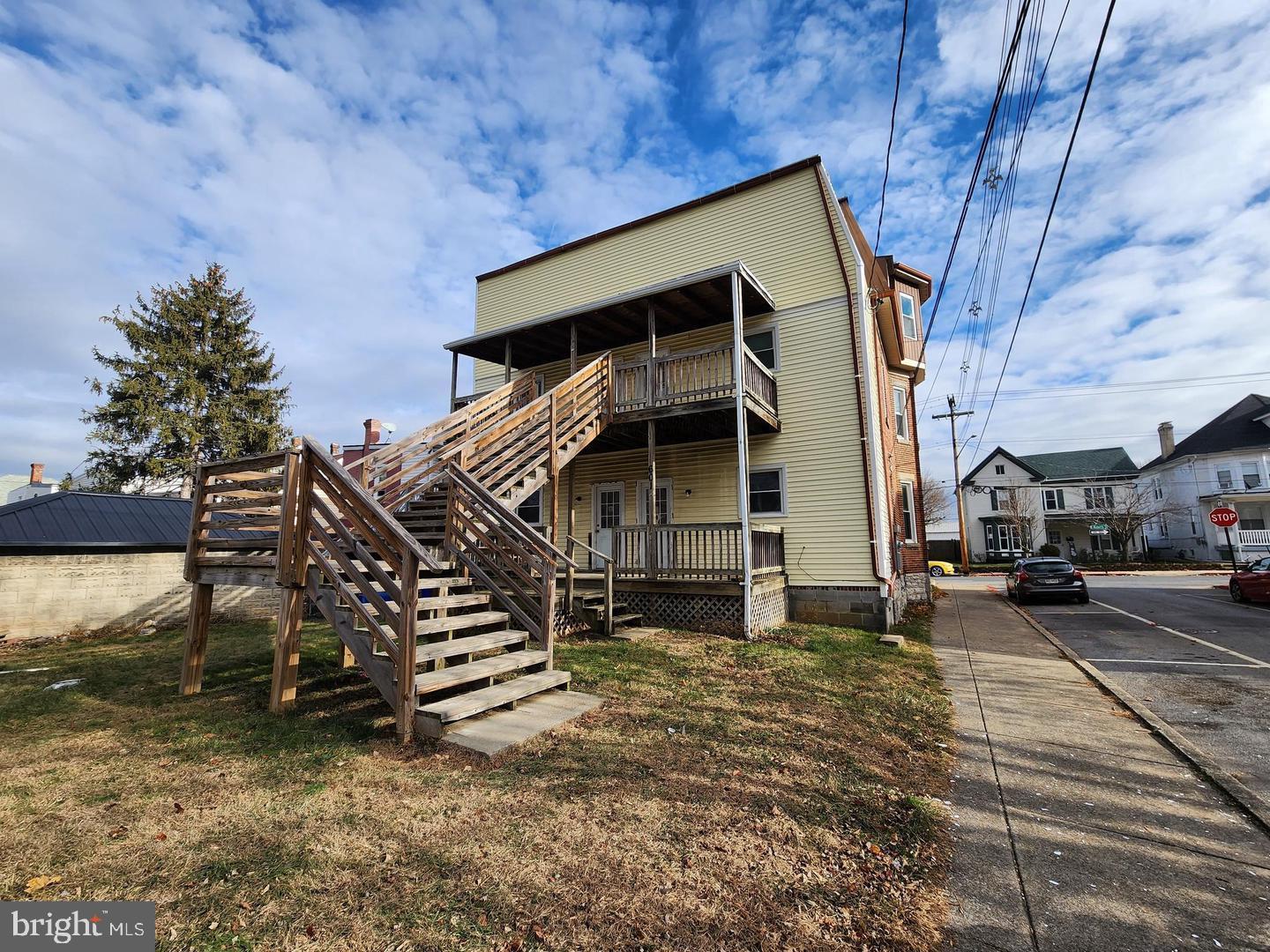 601 N MULBERRY STREET