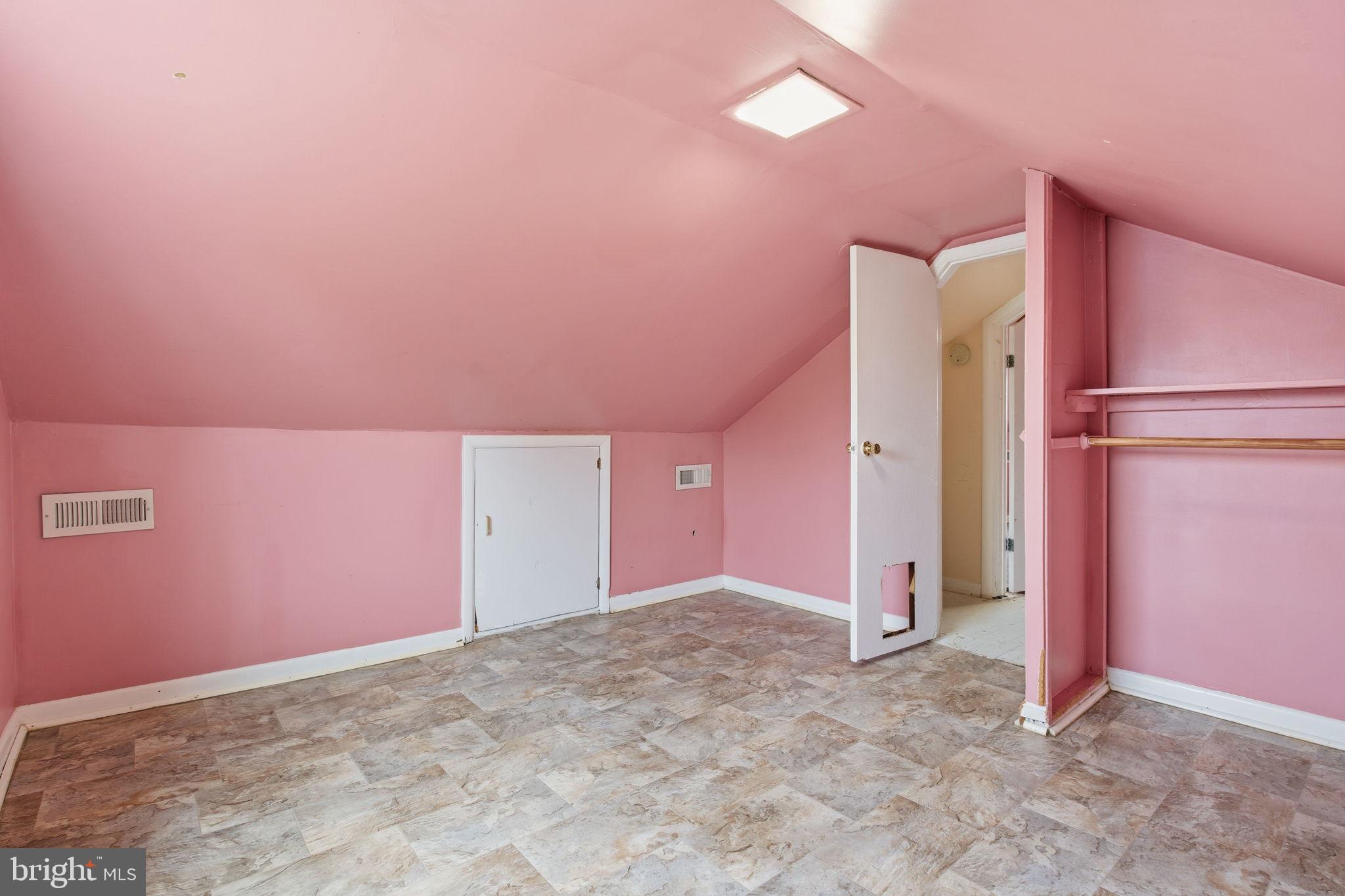 GRAY MANOR - Residential