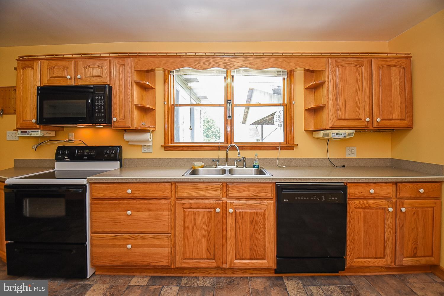 CRESAPTOWN - Residential