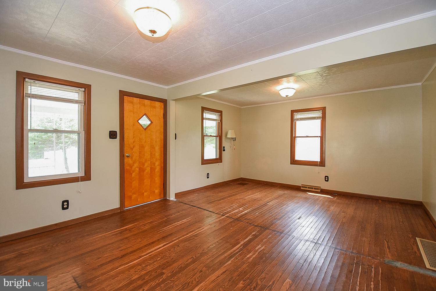 CRESAPTOWN - Residential