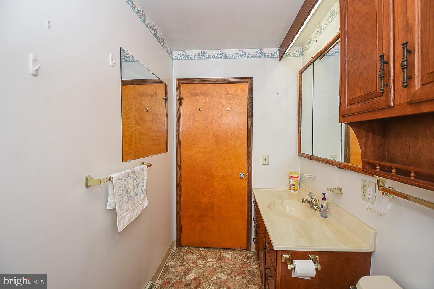 CRESAPTOWN - Residential