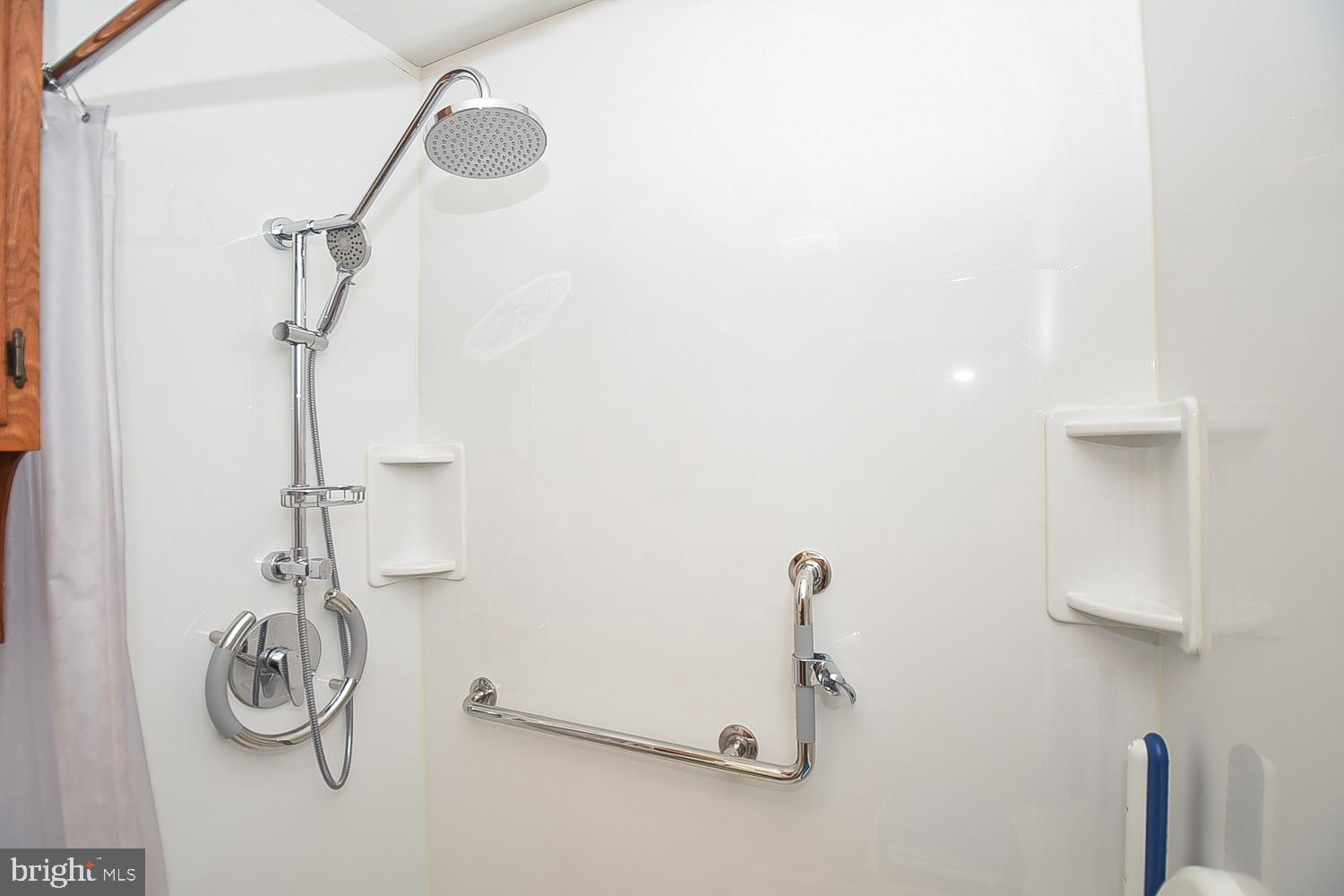 CRESAPTOWN - Residential