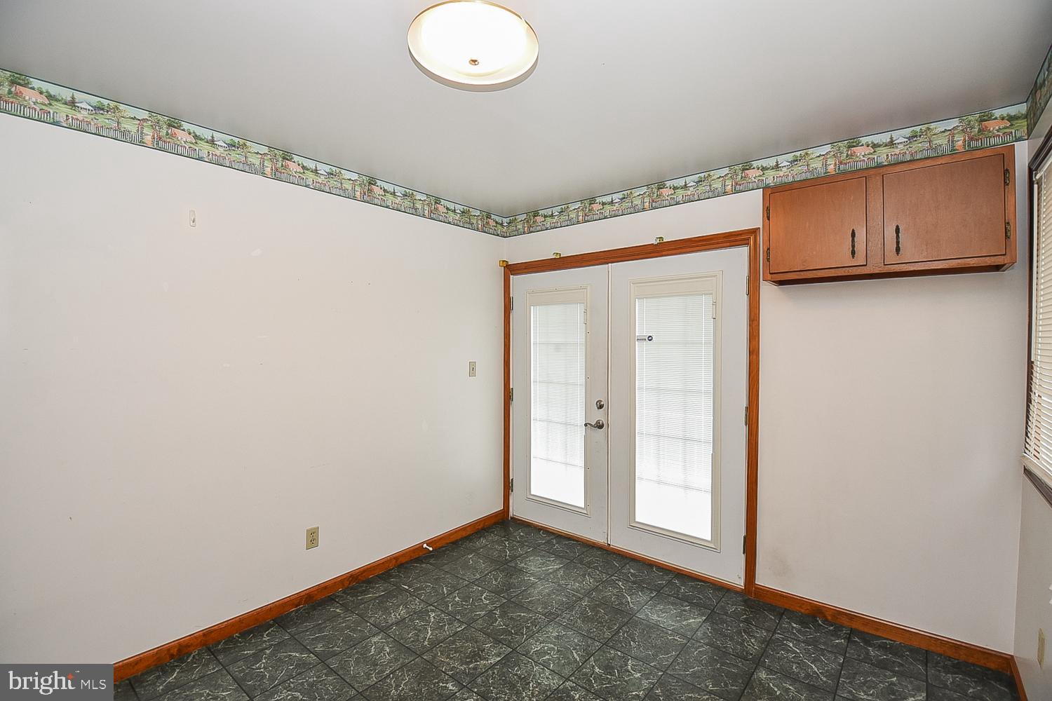 CRESAPTOWN - Residential