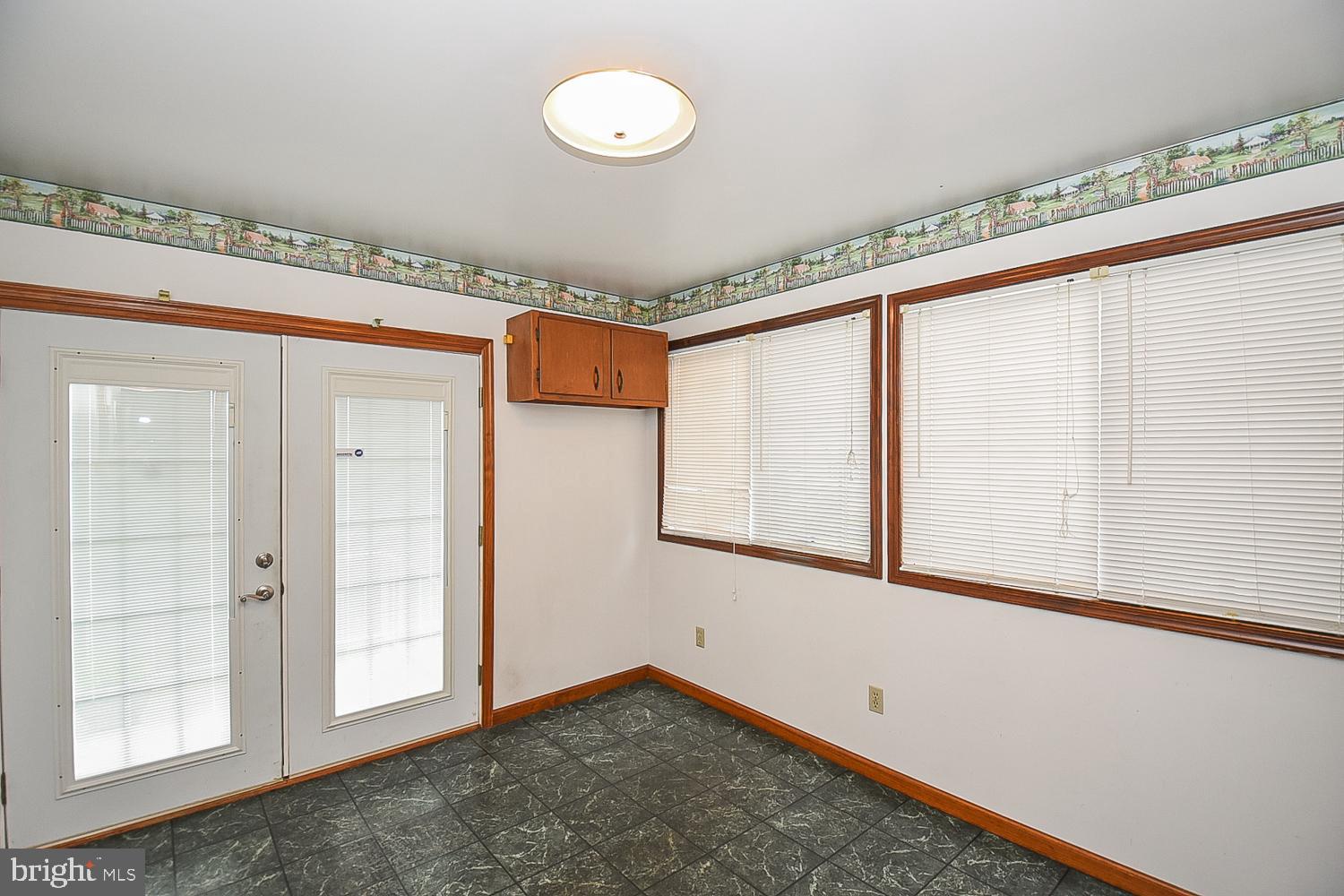 CRESAPTOWN - Residential