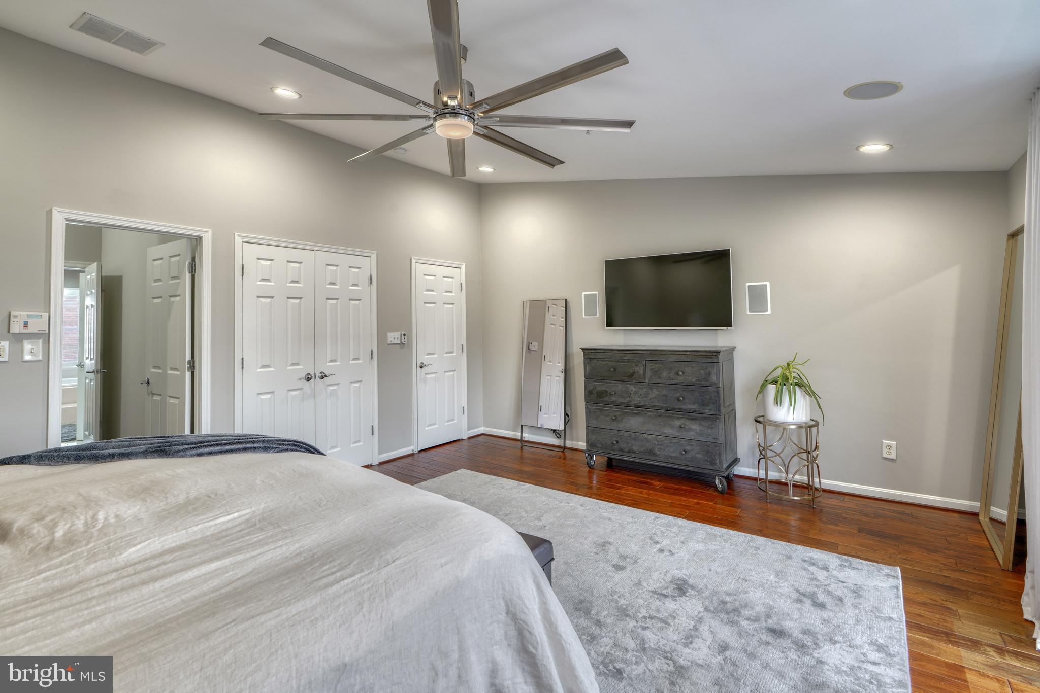 THE MOORINGS AT LIGHTHOUSE POINT - Residential