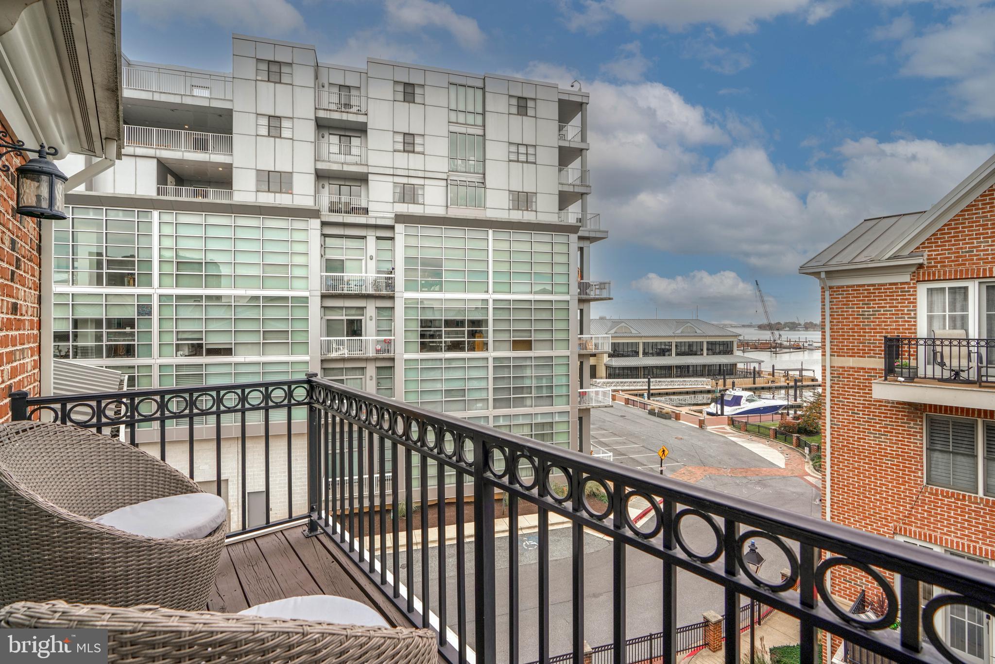 THE MOORINGS AT LIGHTHOUSE POINT - Residential