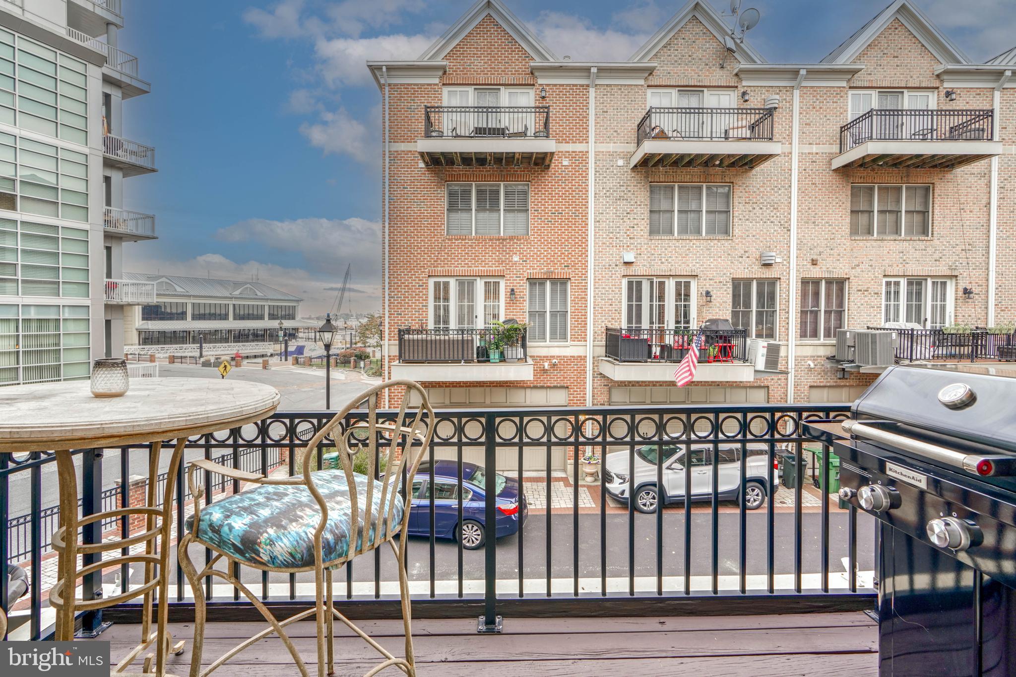 THE MOORINGS AT LIGHTHOUSE POINT - Residential