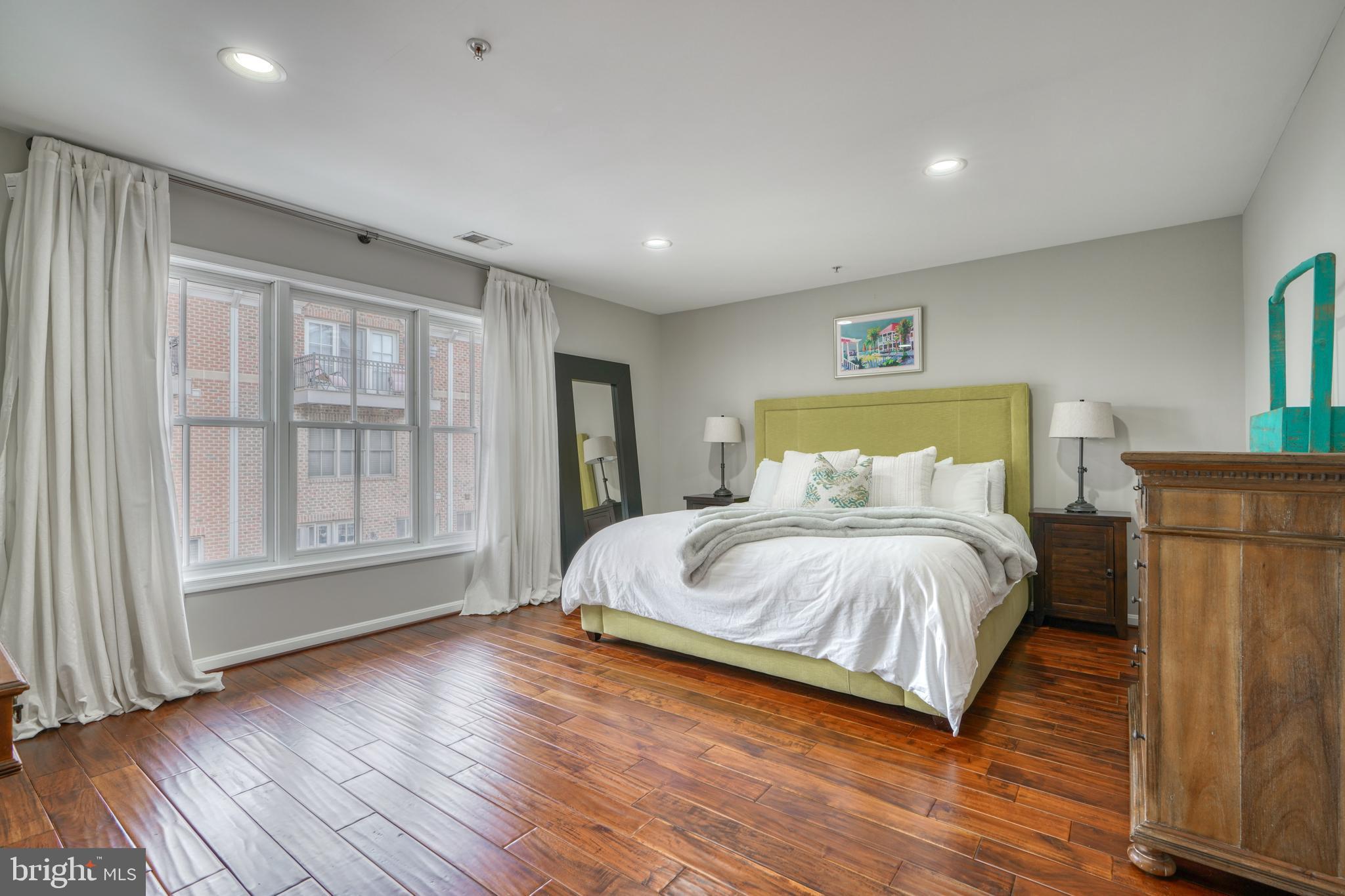 THE MOORINGS AT LIGHTHOUSE POINT - Residential